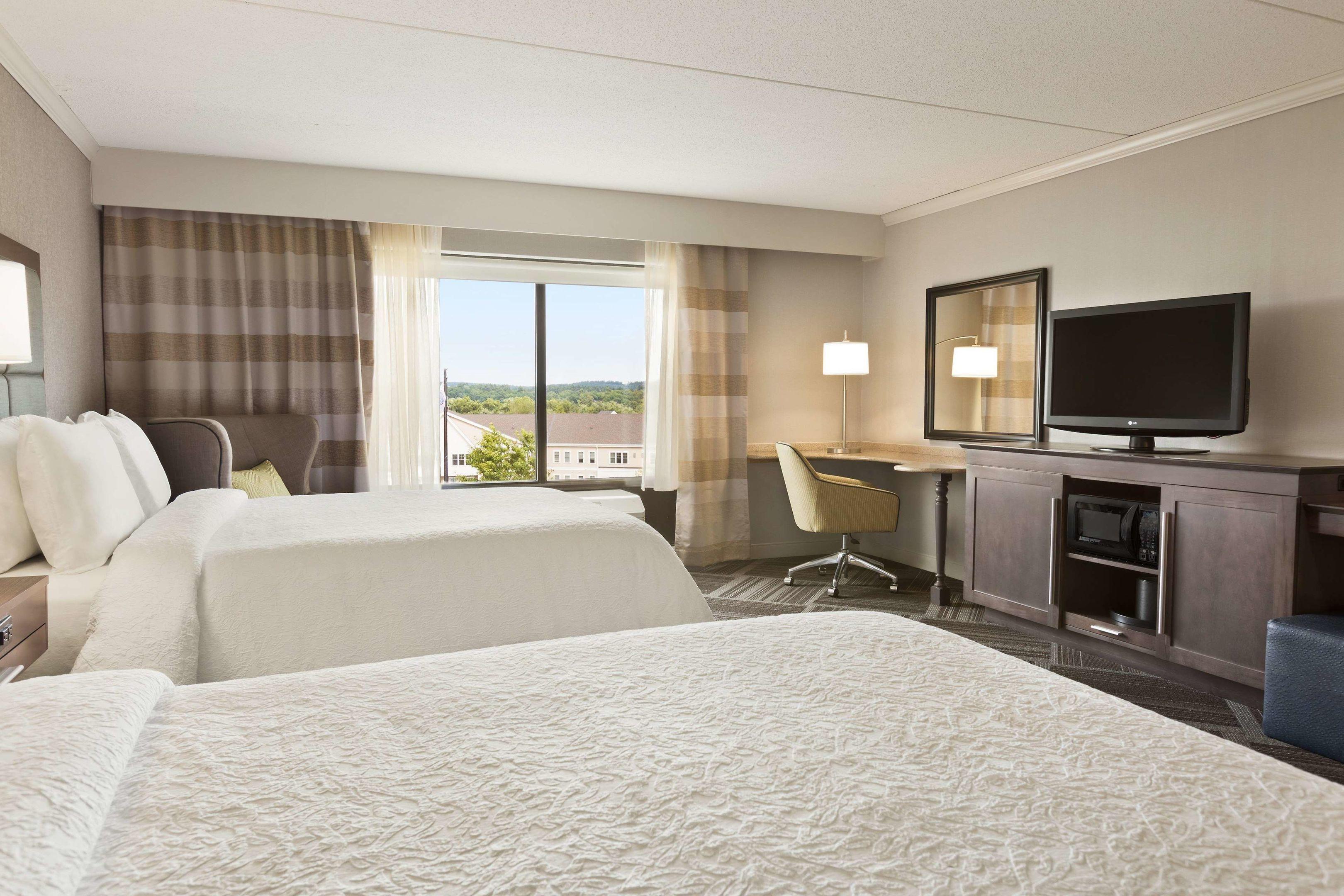 Hampton Inn & Suites Manchester-Bedford — photo 5