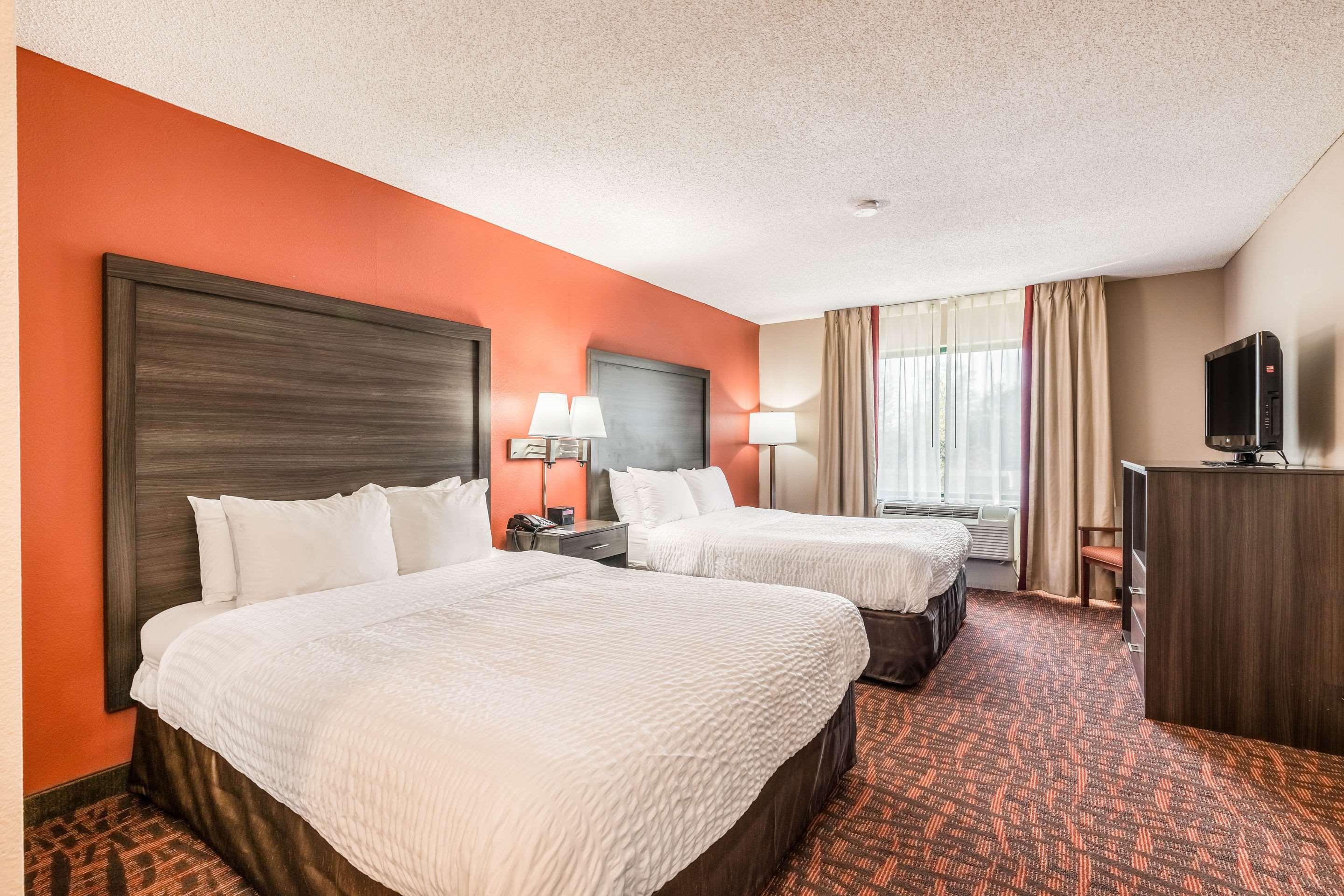 Clarion Inn & Suites — photo 4