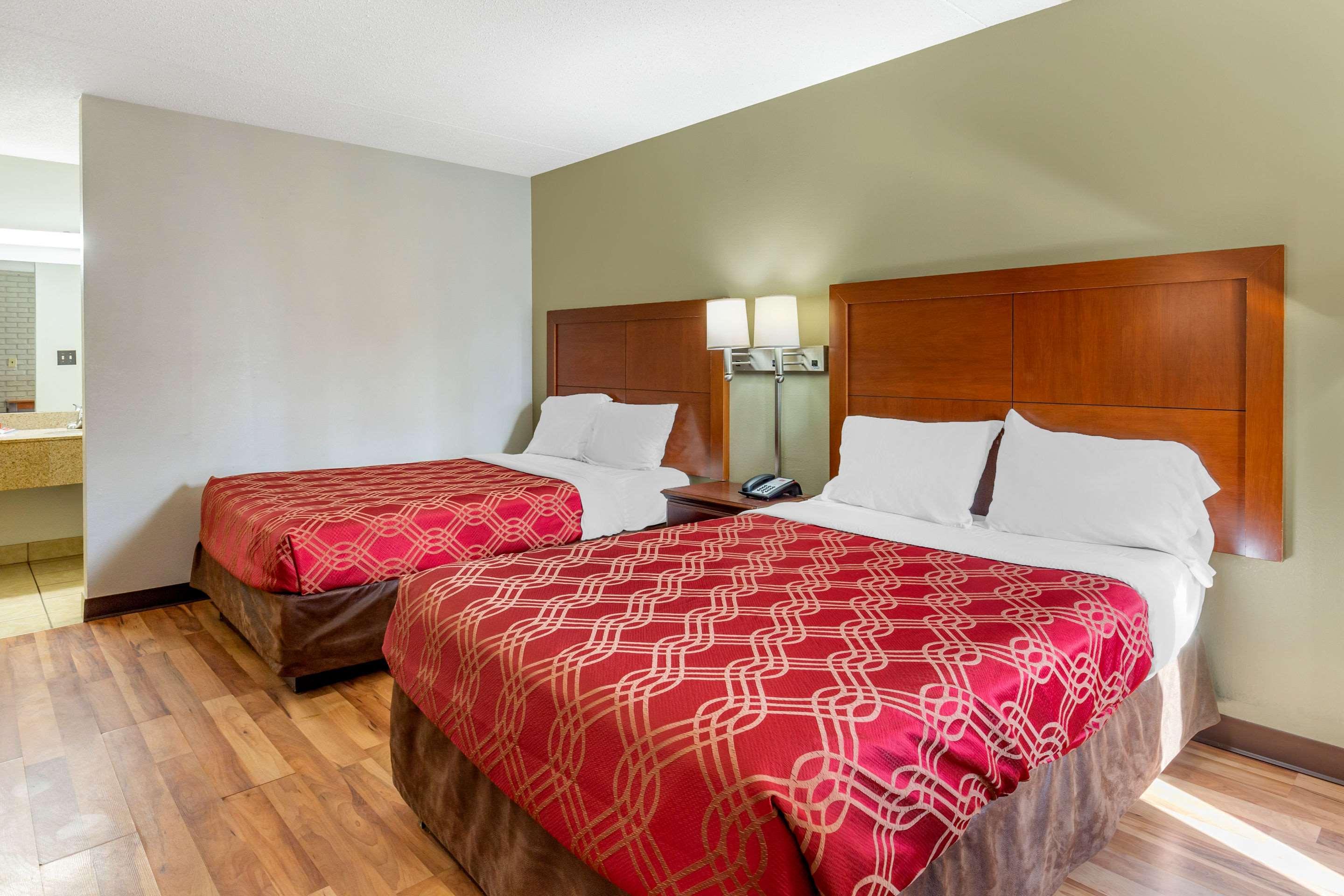 Econo Lodge Creedmoor-Butner — photo 5