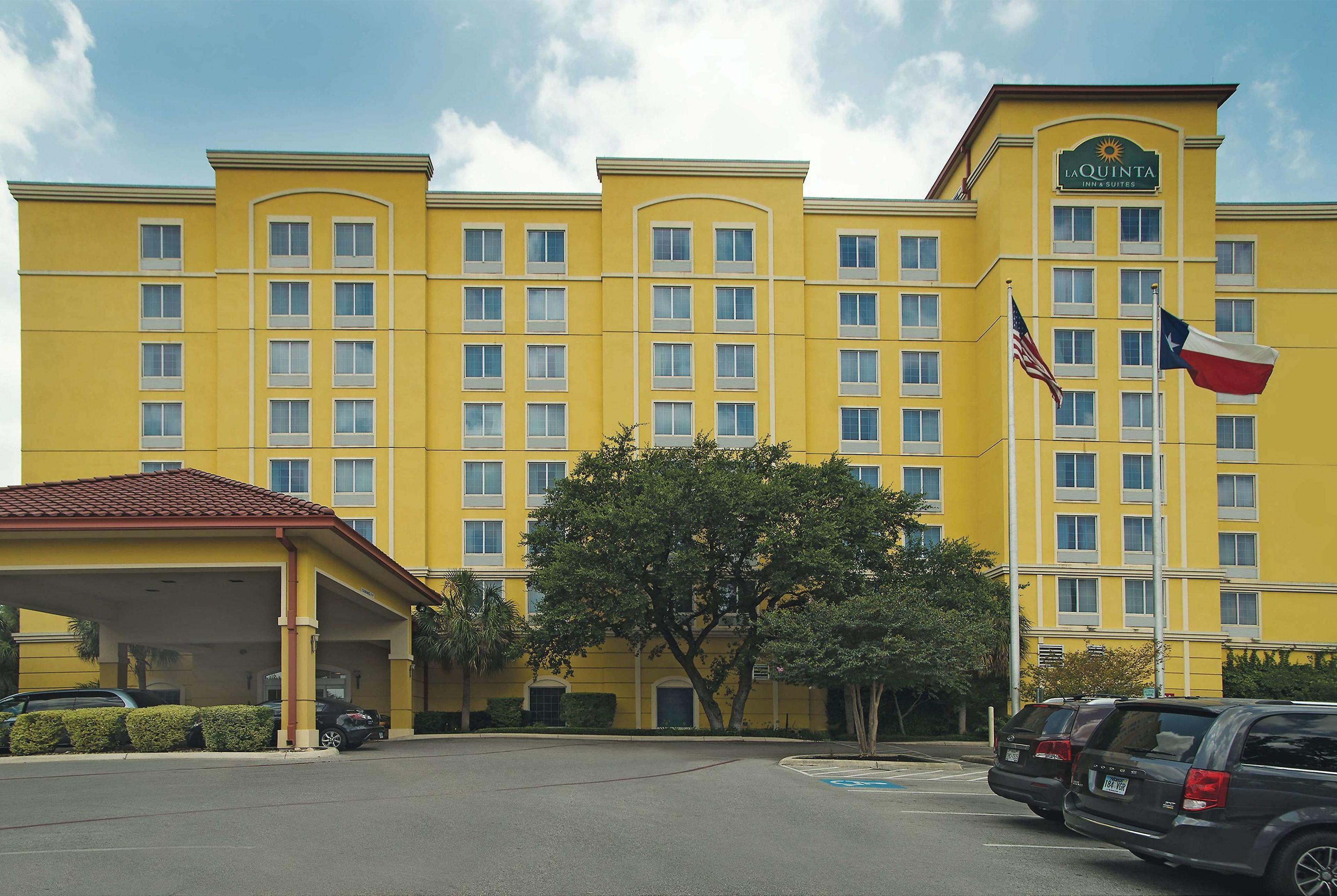 La Quinta Inn & Suites San Antonio Medical Center — photo 4