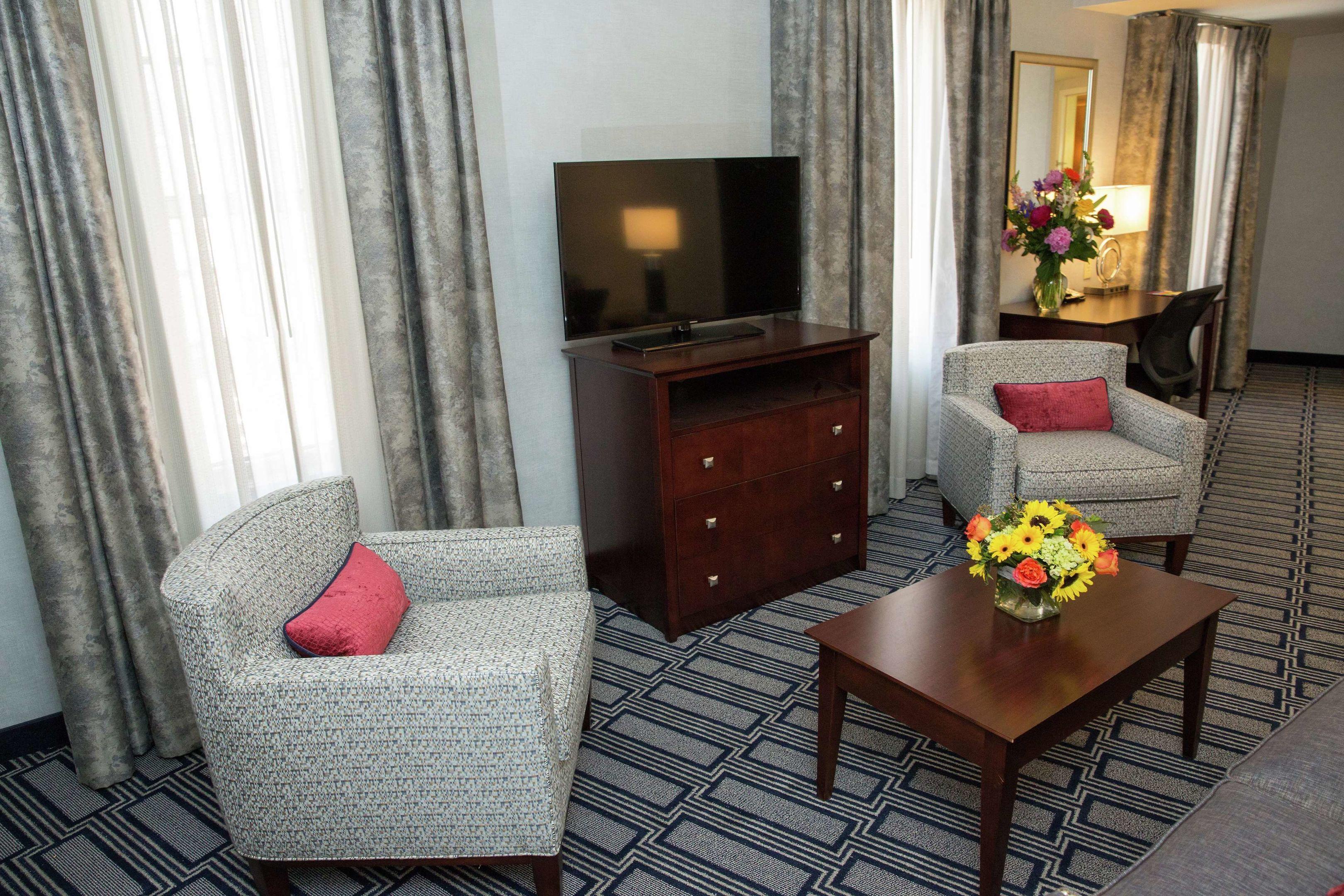 Hampton Inn & Suites — photo 5