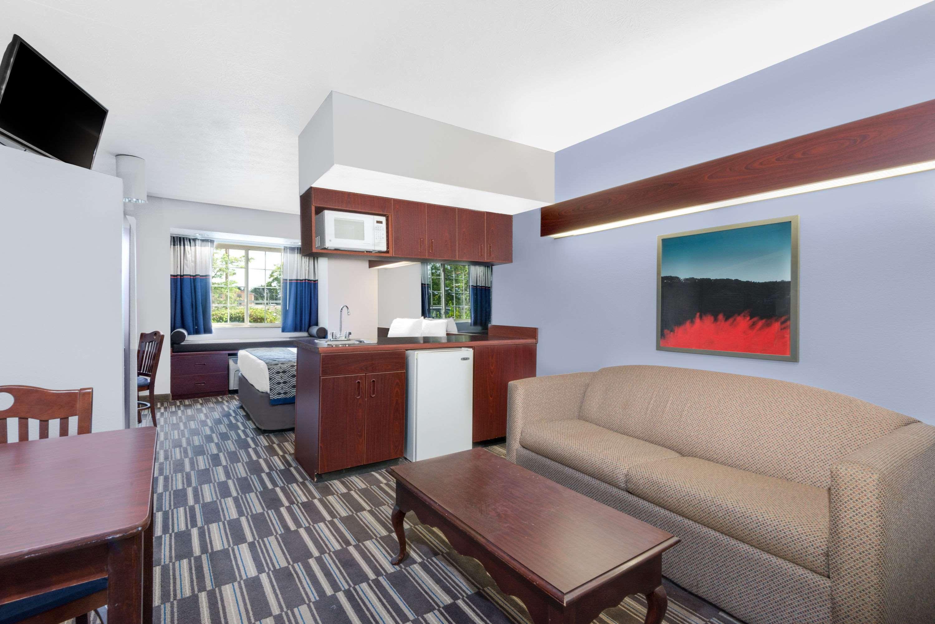 Microtel Inn & Suites by Wyndham London — photo 5