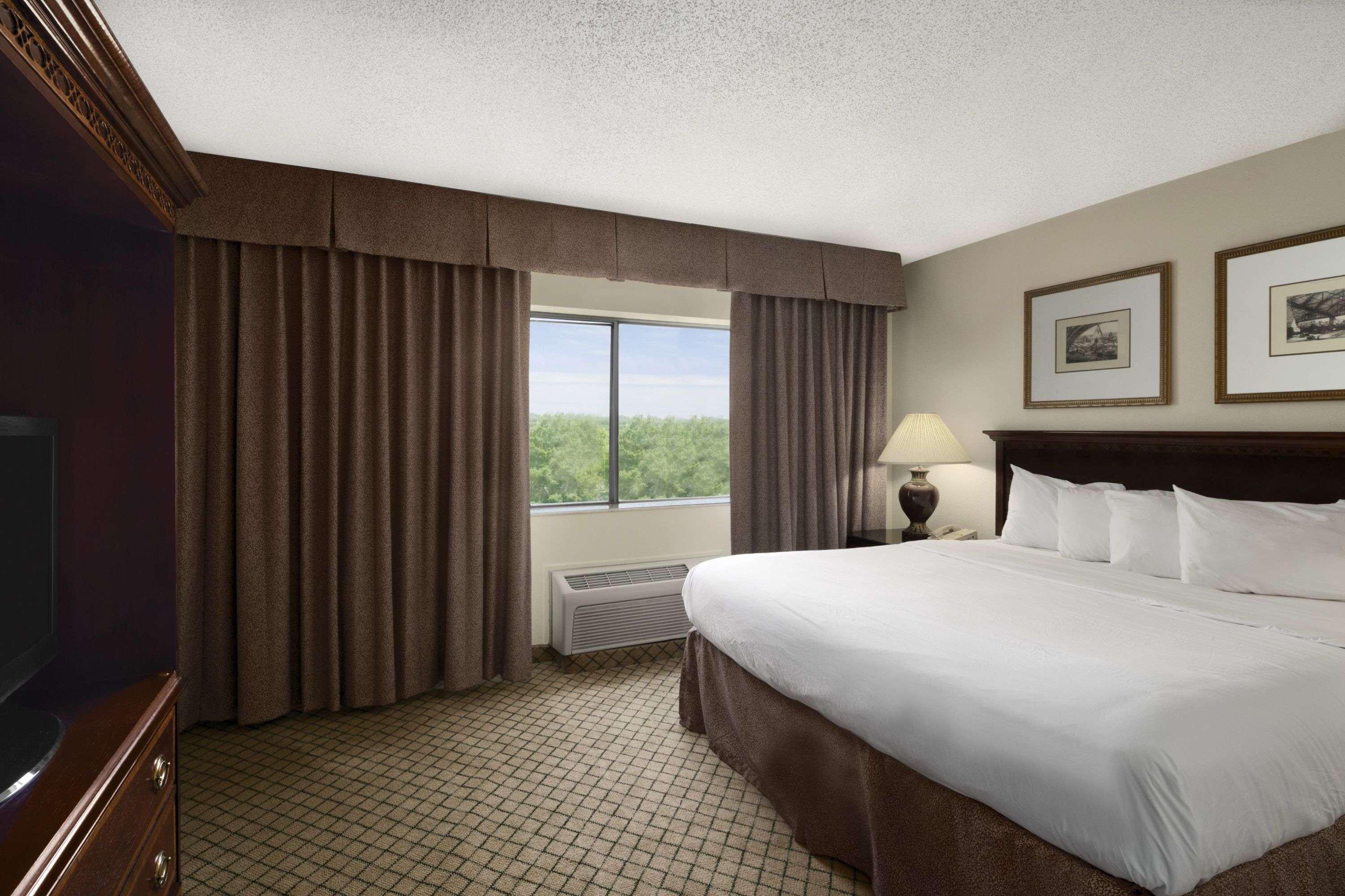 Days Inn & Suites Omaha — photo 5