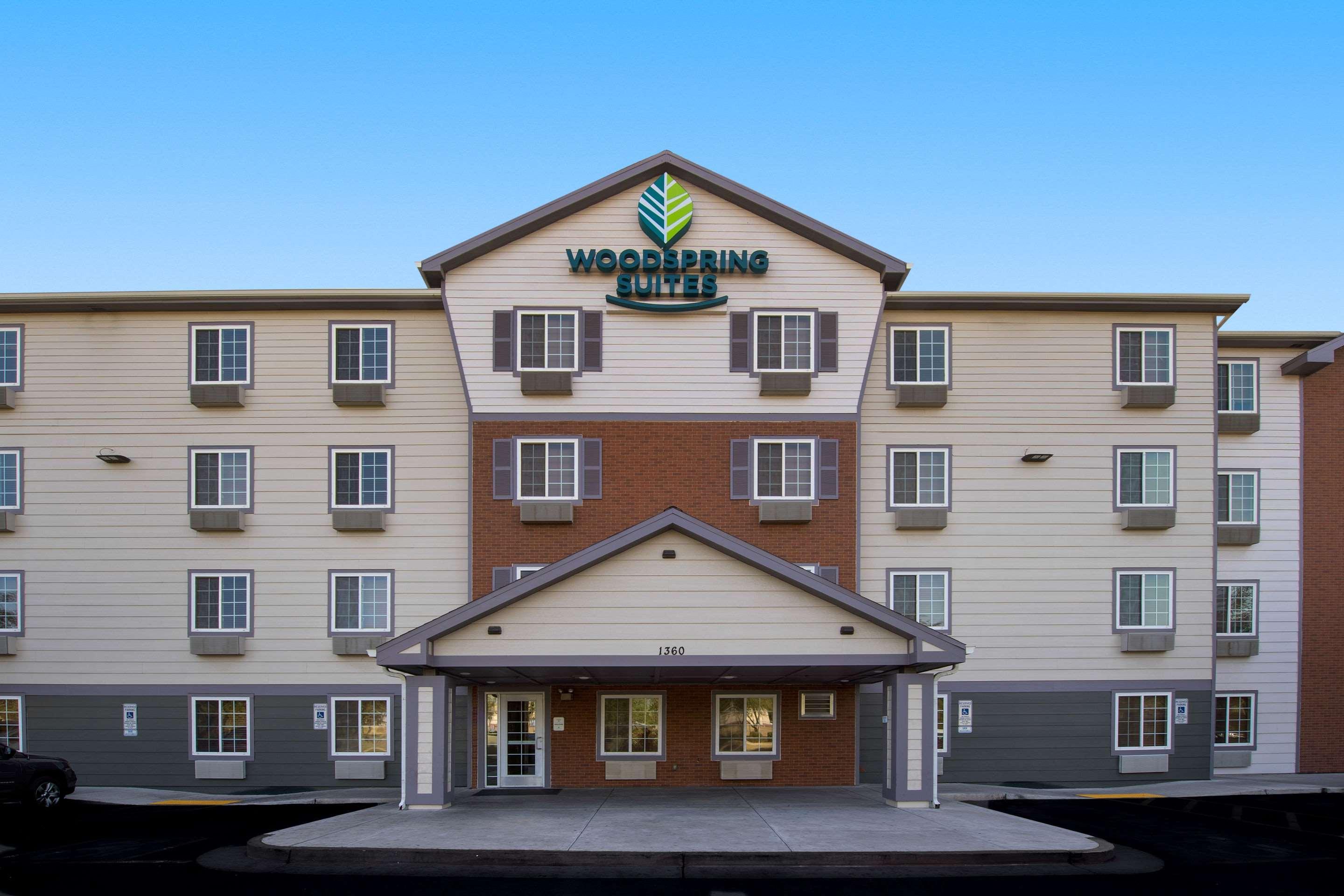 WoodSpring Suites Phoenix I-10 West — photo 4