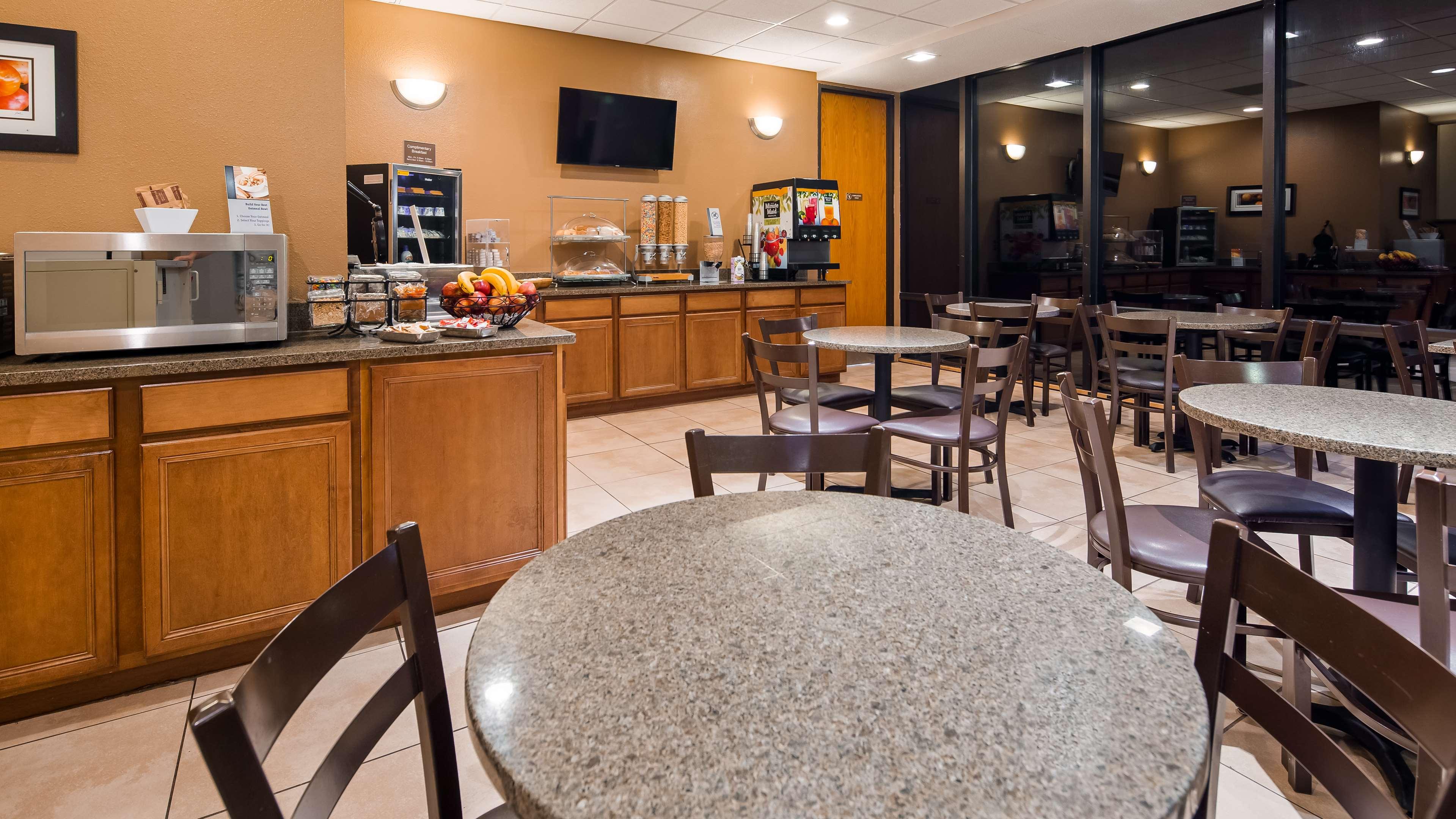 Best Western Plus Sterling Hotel & Suites — photo 5