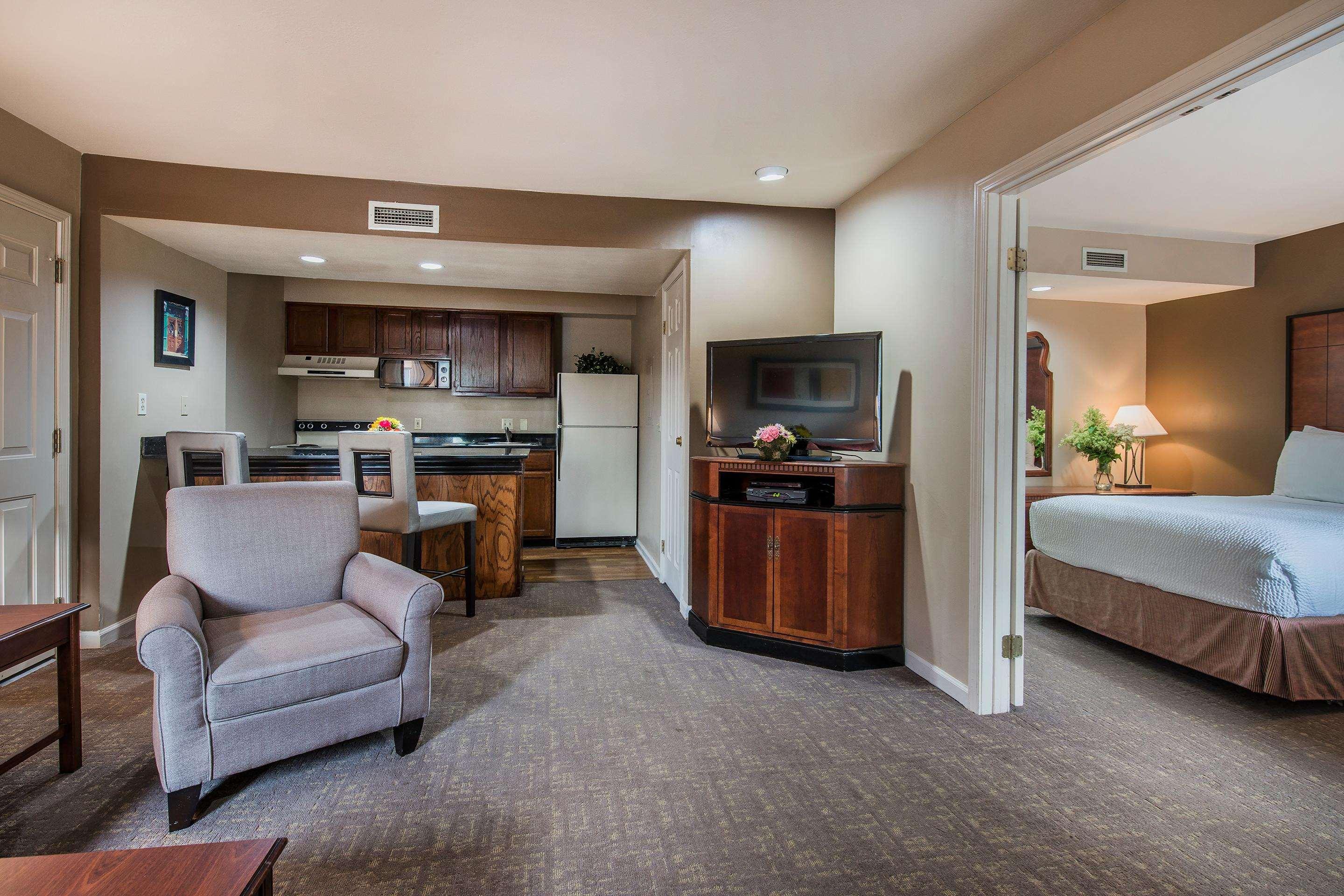 Cloverleaf Suites Columbus — photo 4