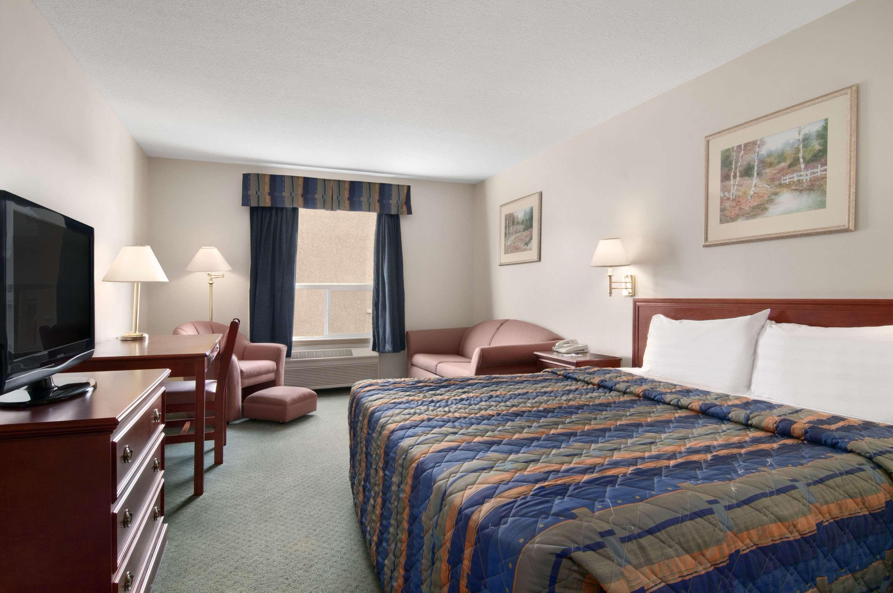 Travelodge Stony Plain — photo 5