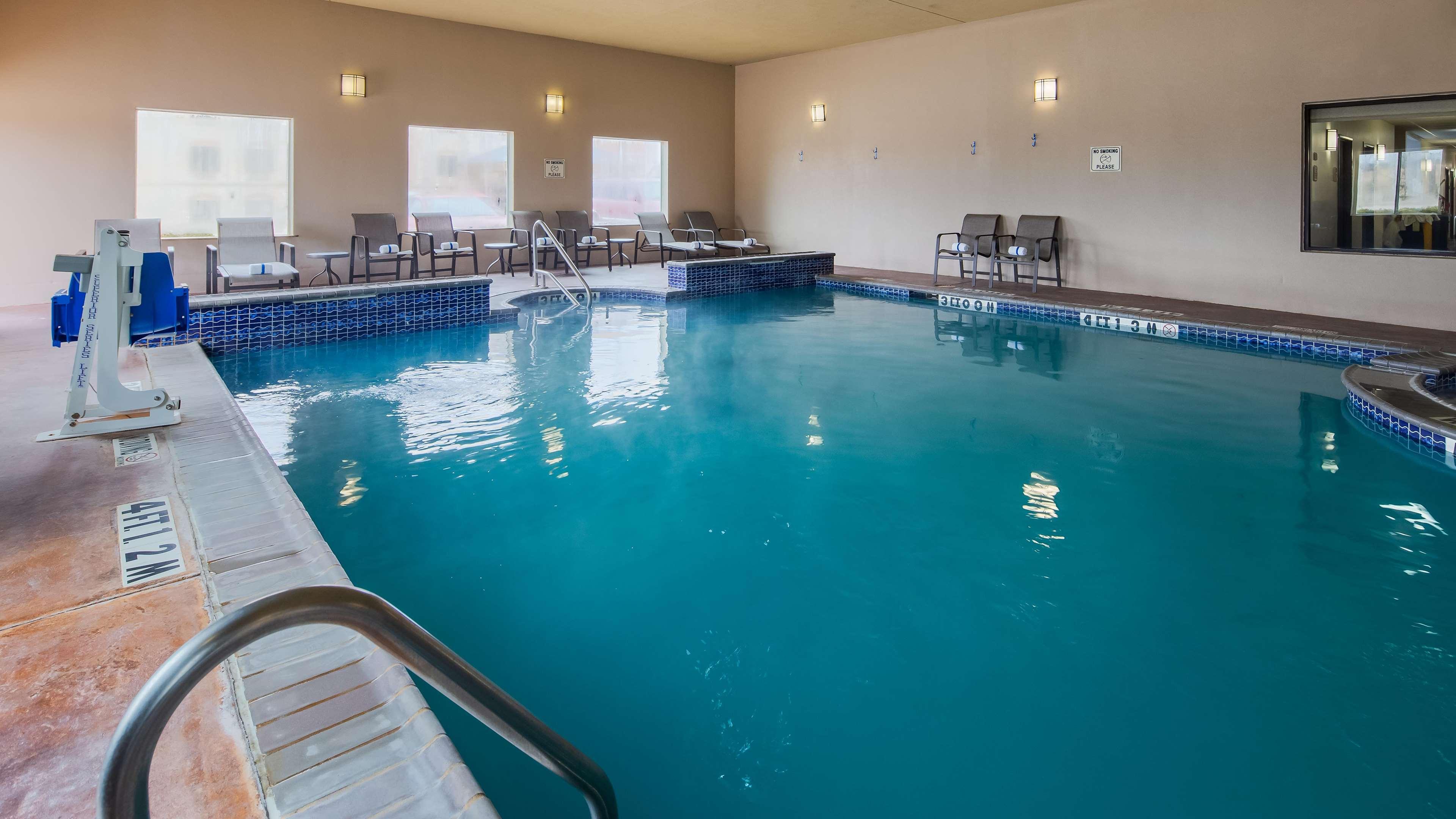 Best Western Granbury Inn & Suites — photo 4