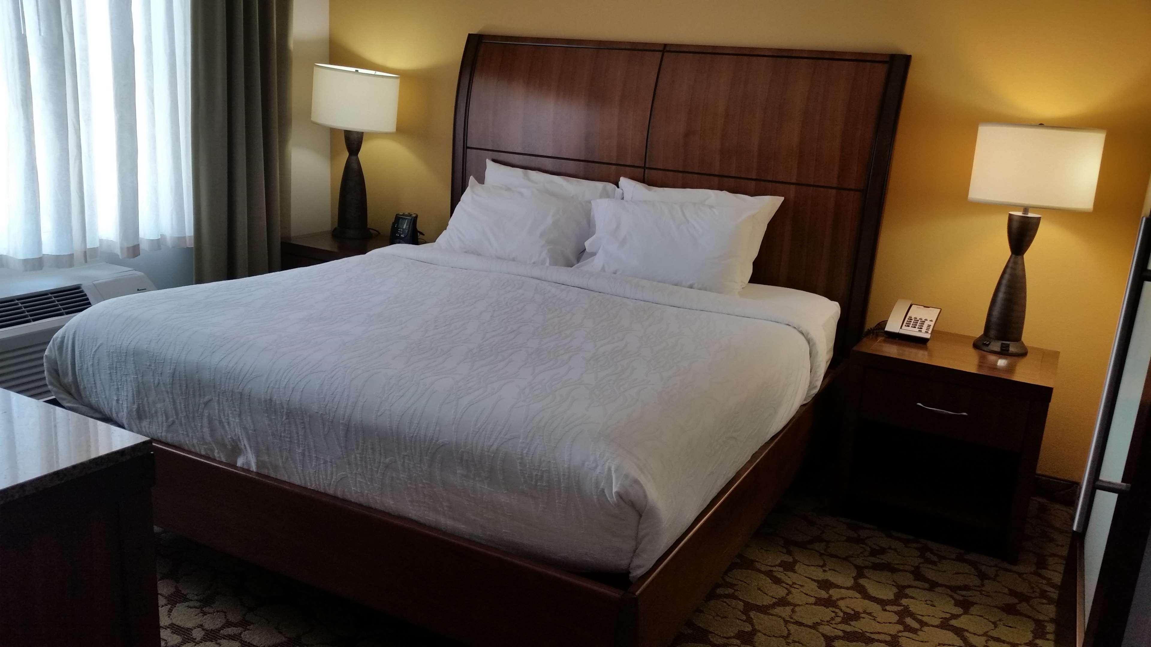 Hilton Garden Inn Olathe — photo 5