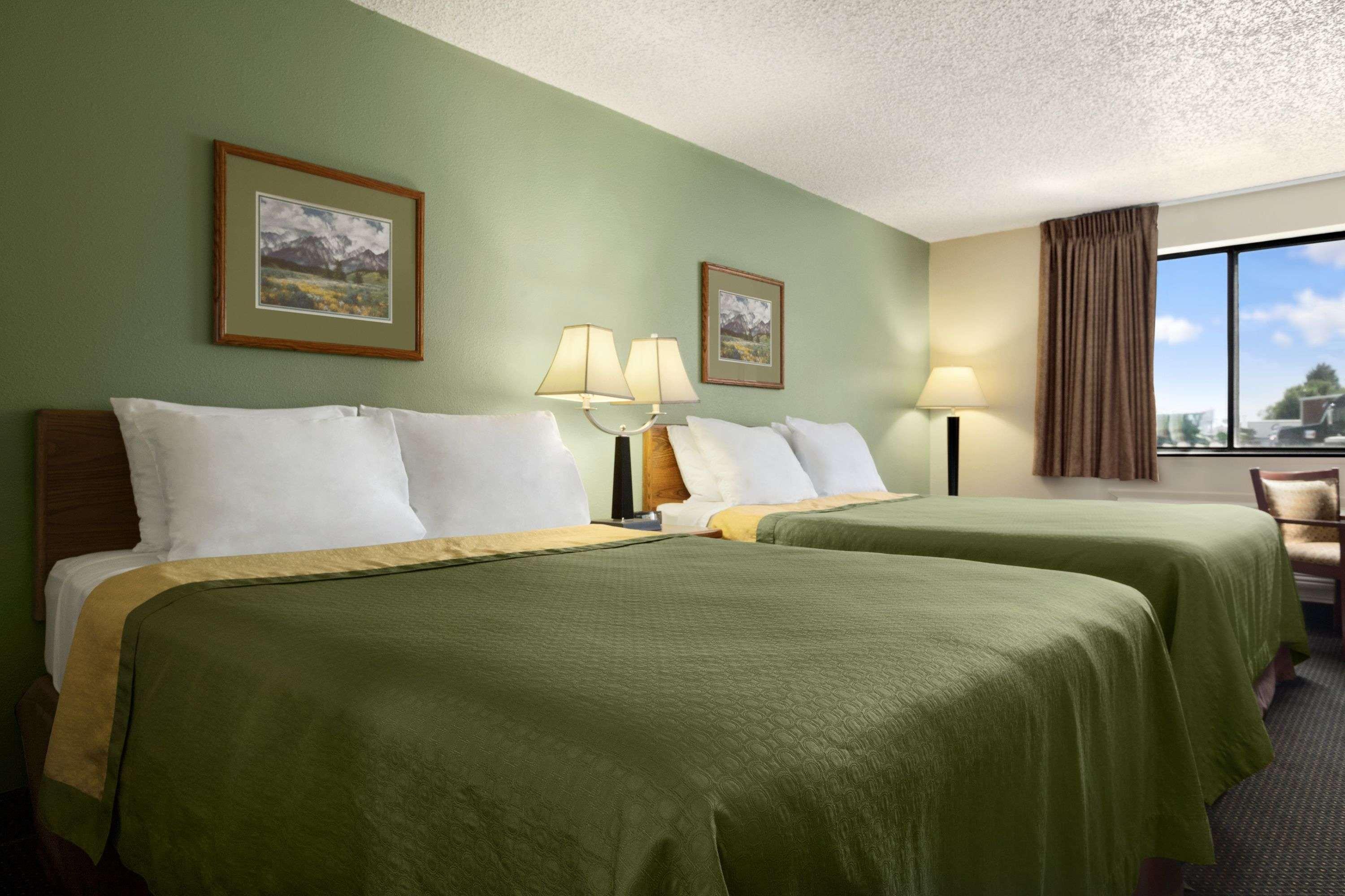 Super 8 by Wyndham Conrad — photo 4