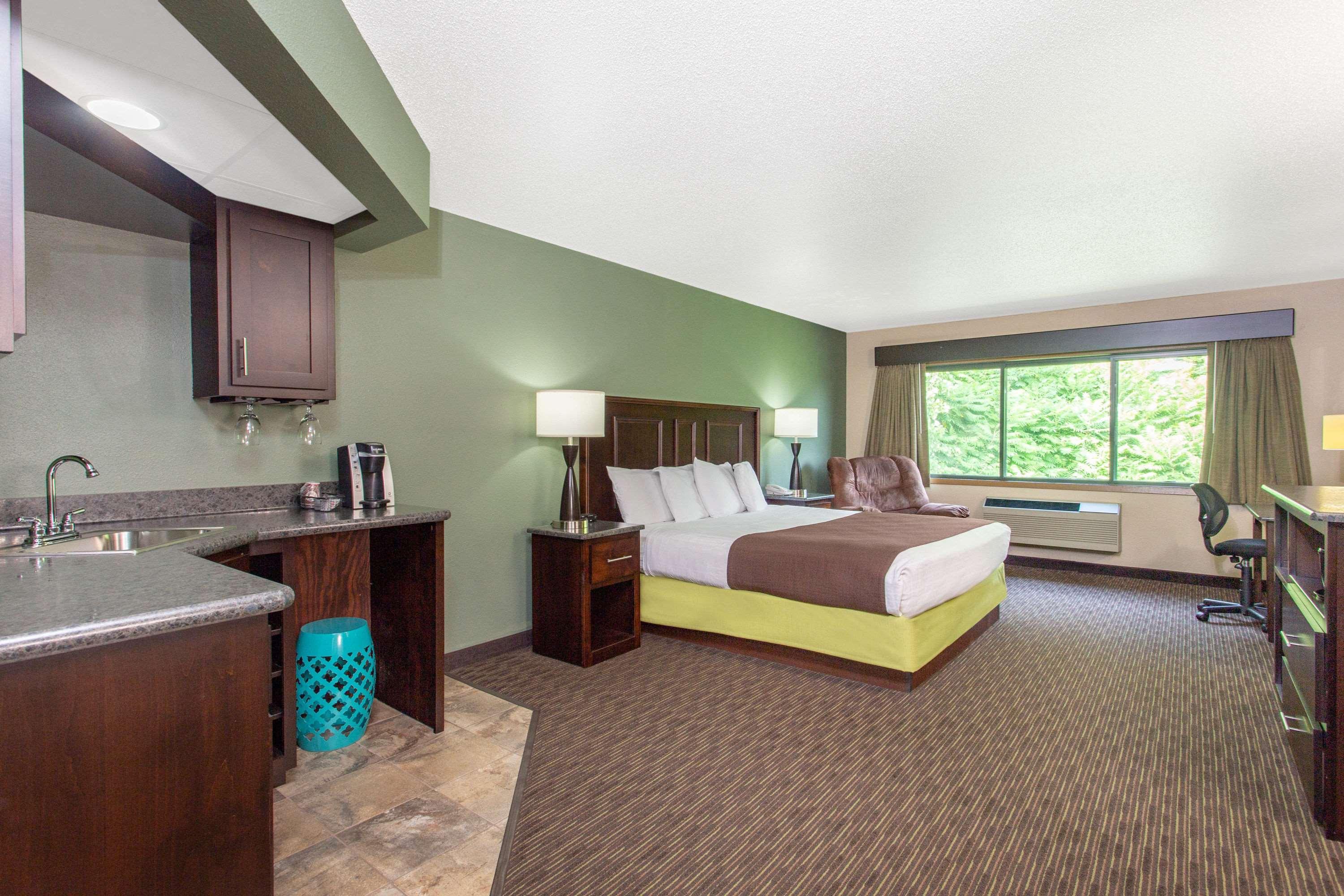 AmericInn by Wyndham West Salem — photo 3