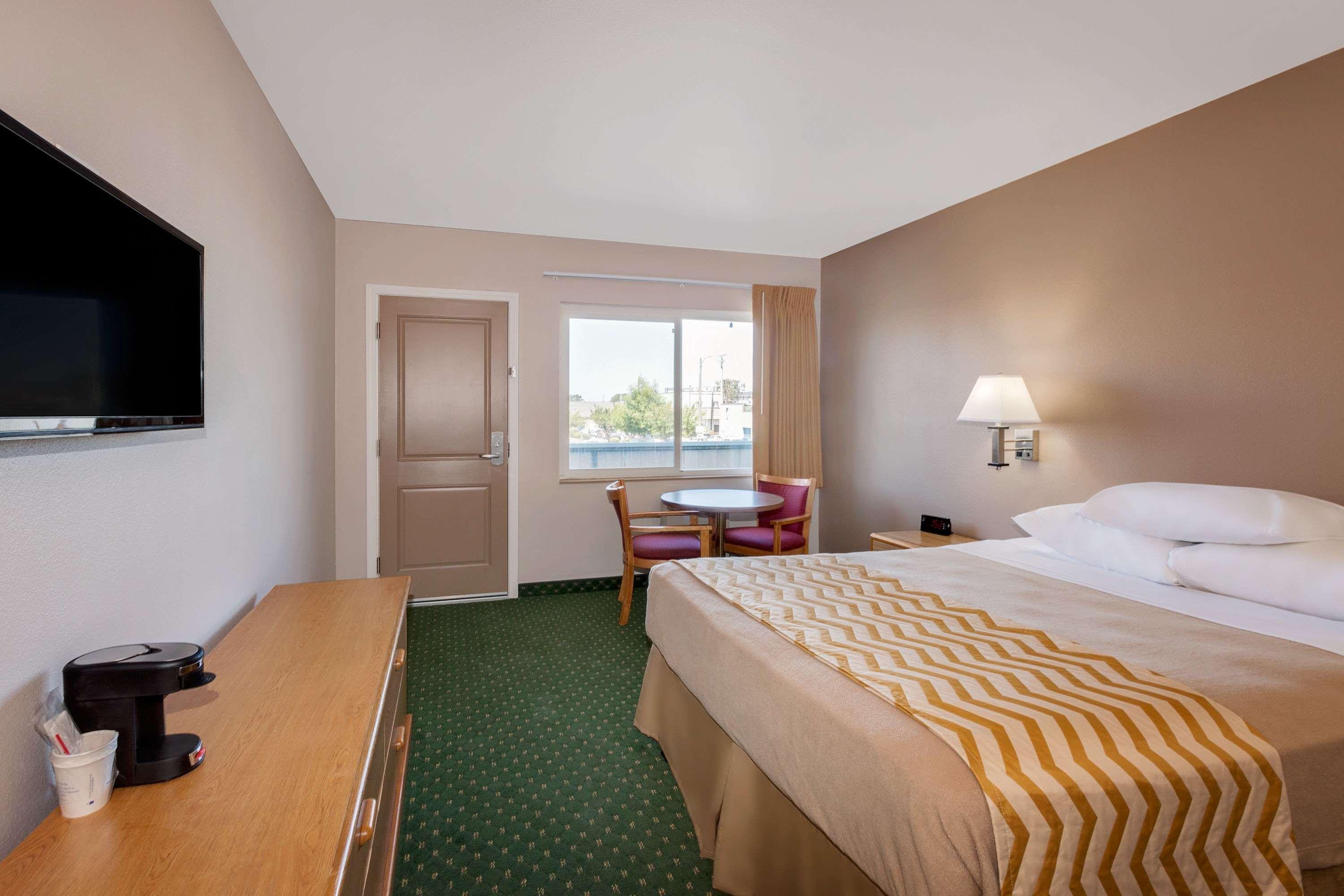 Travelodge Eureka — photo 4