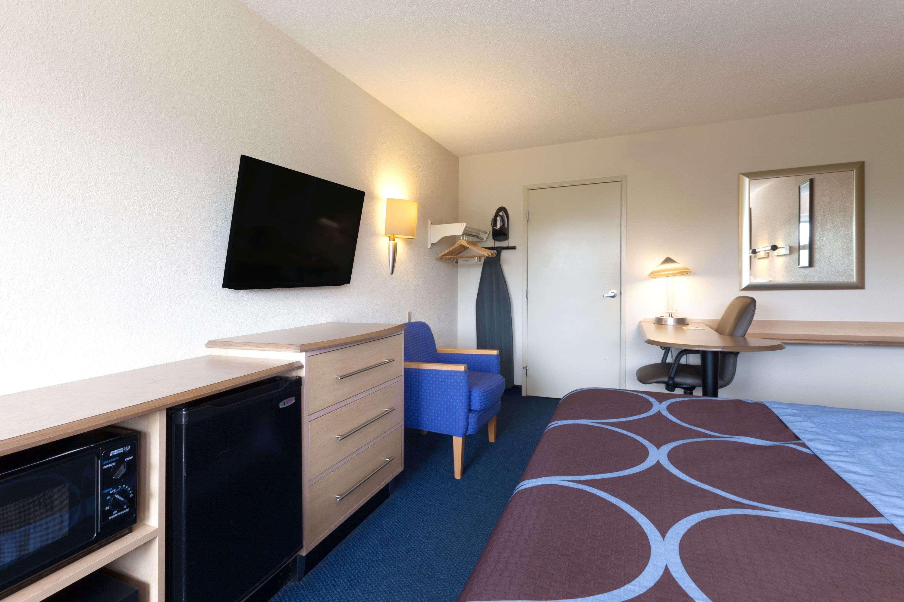 Days Inn Monmouth Junction Princeton — photo 5