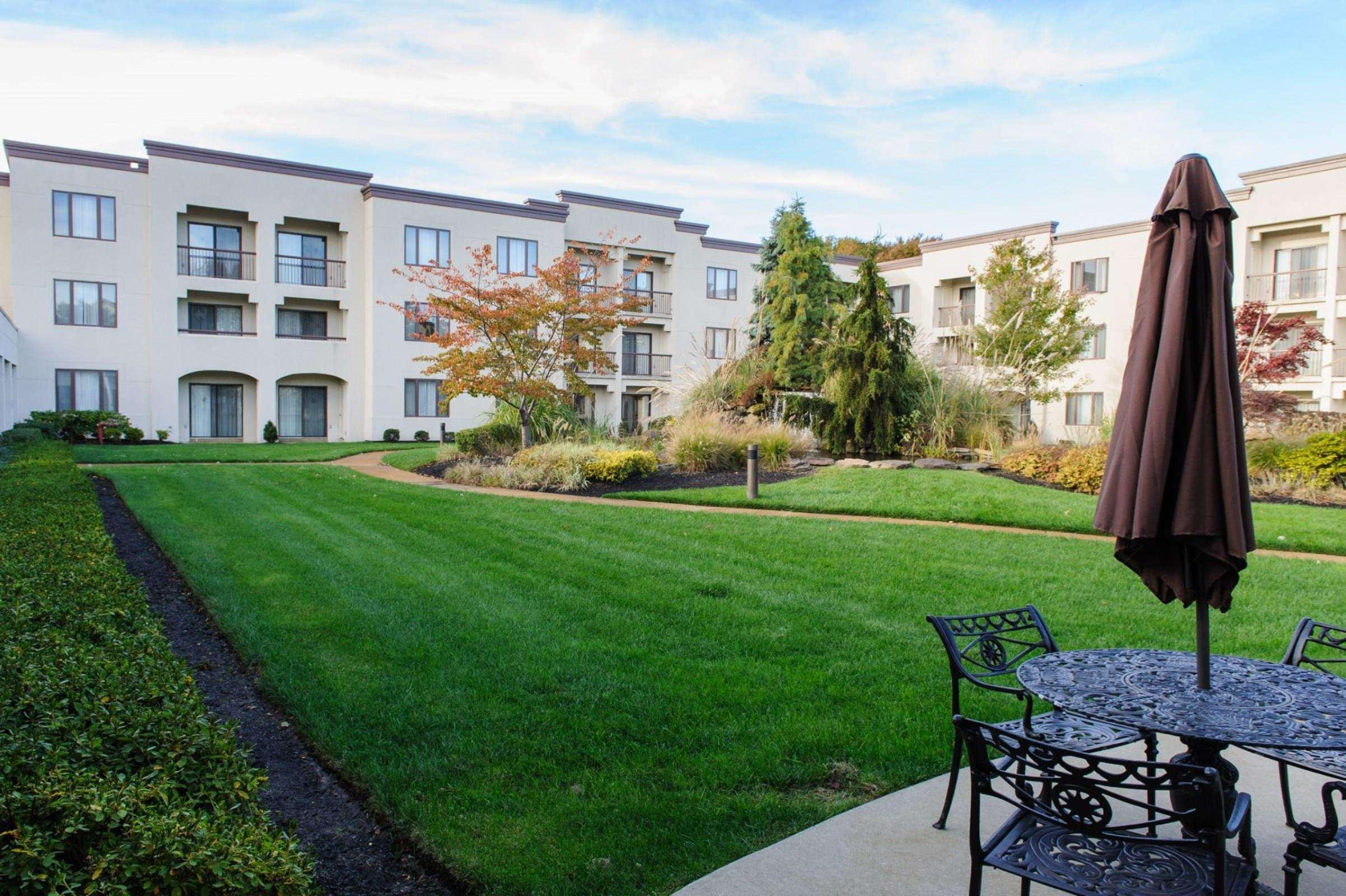 DoubleTree Suites by Hilton Hotel Mount Laurel — photo 3