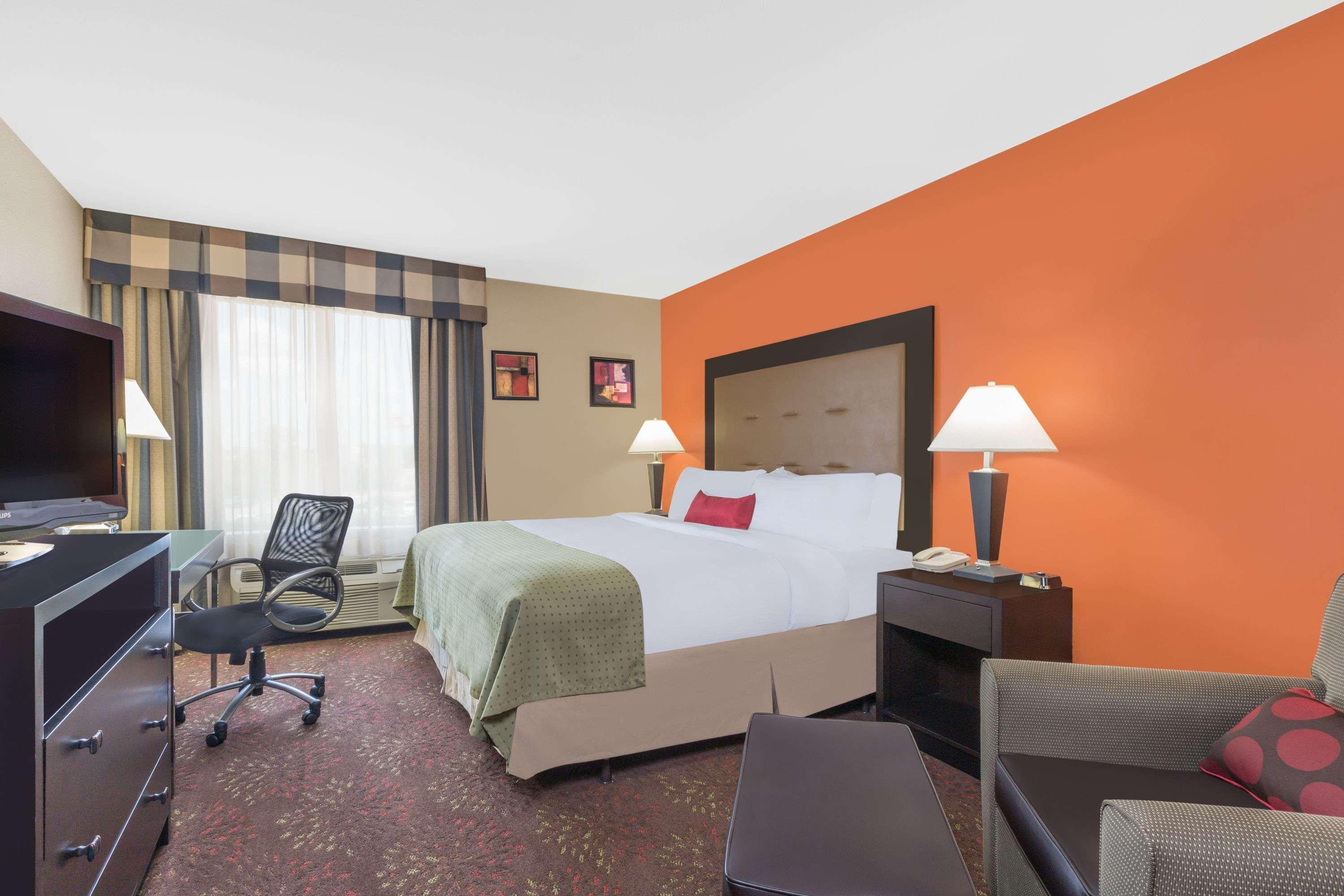 Wyndham Garden Houston Willowbrook — photo 5