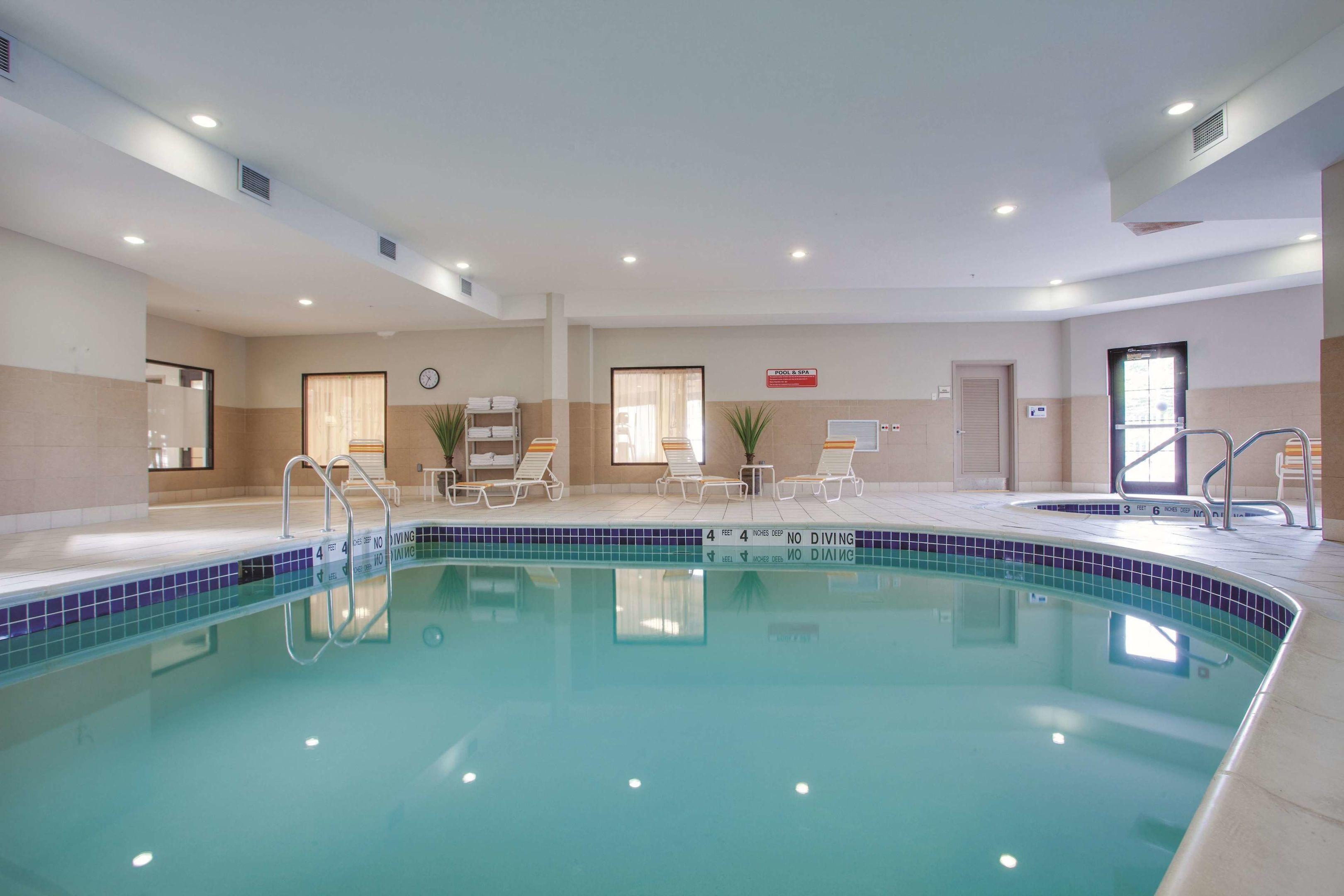 La Quinta Inn & Suites by Wyndham Verona — photo 5