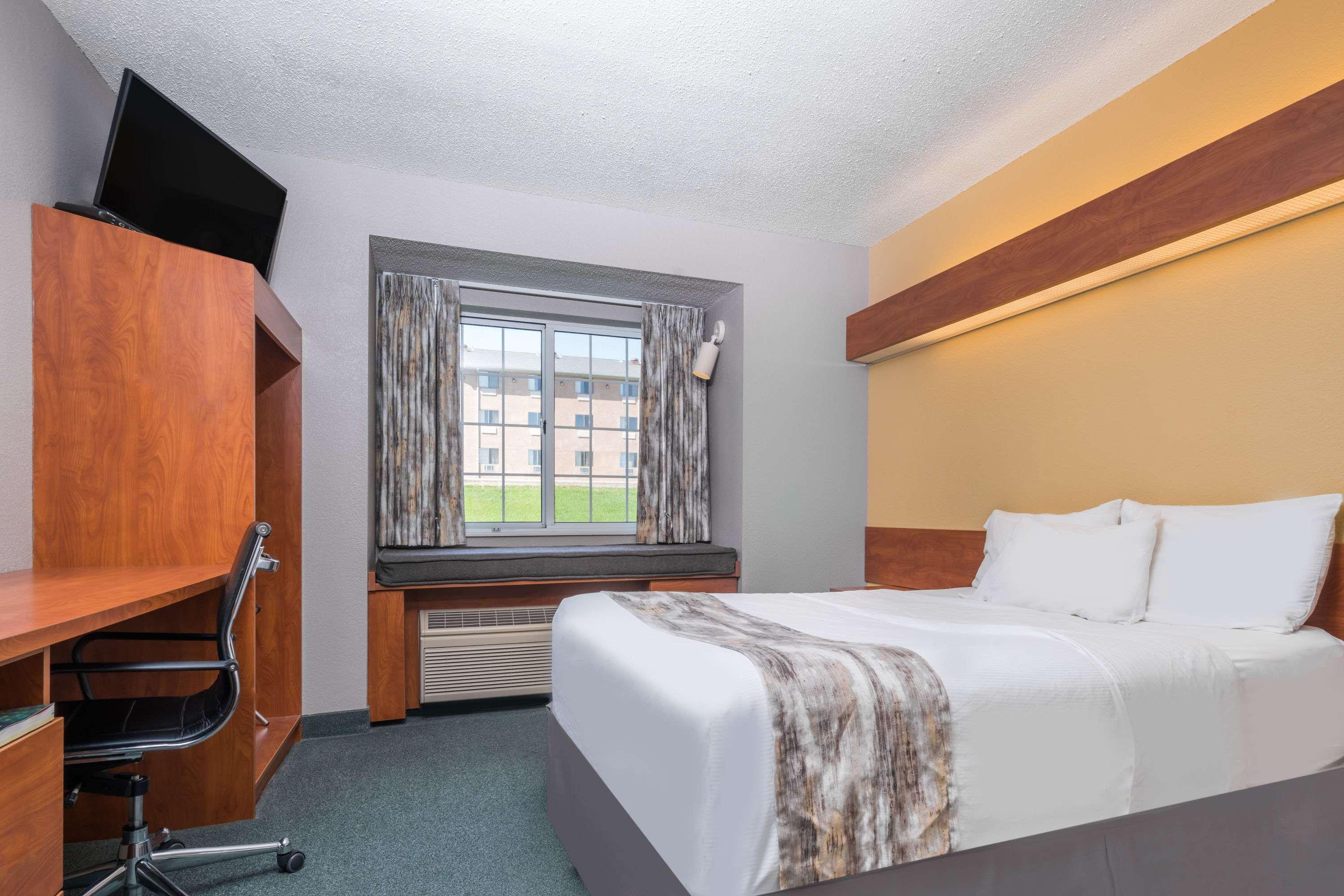 Microtel Inn & Suites by Wyndham New Ulm — photo 4