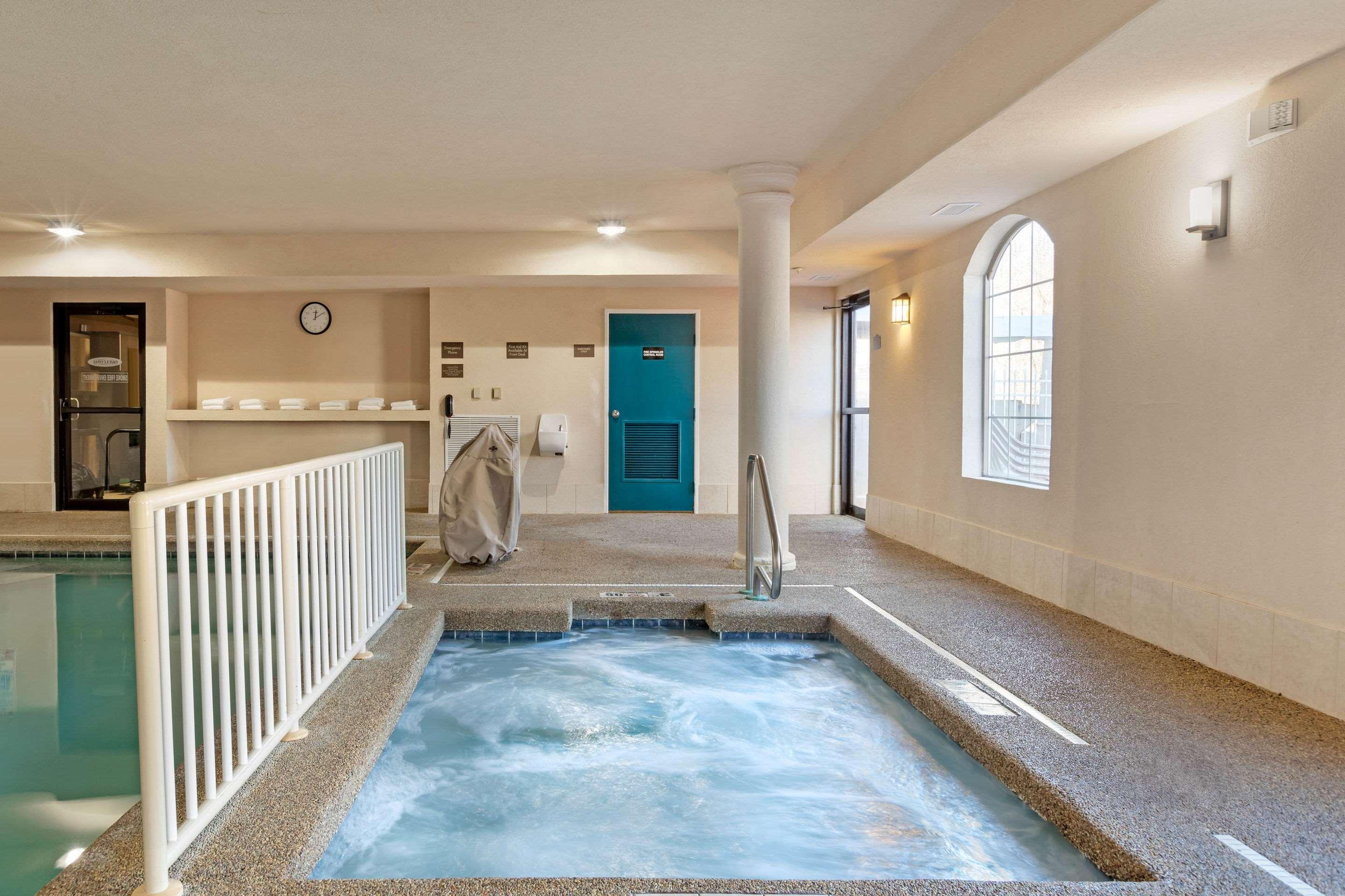 Comfort Suites Stevensville - St. Joseph — photo 4