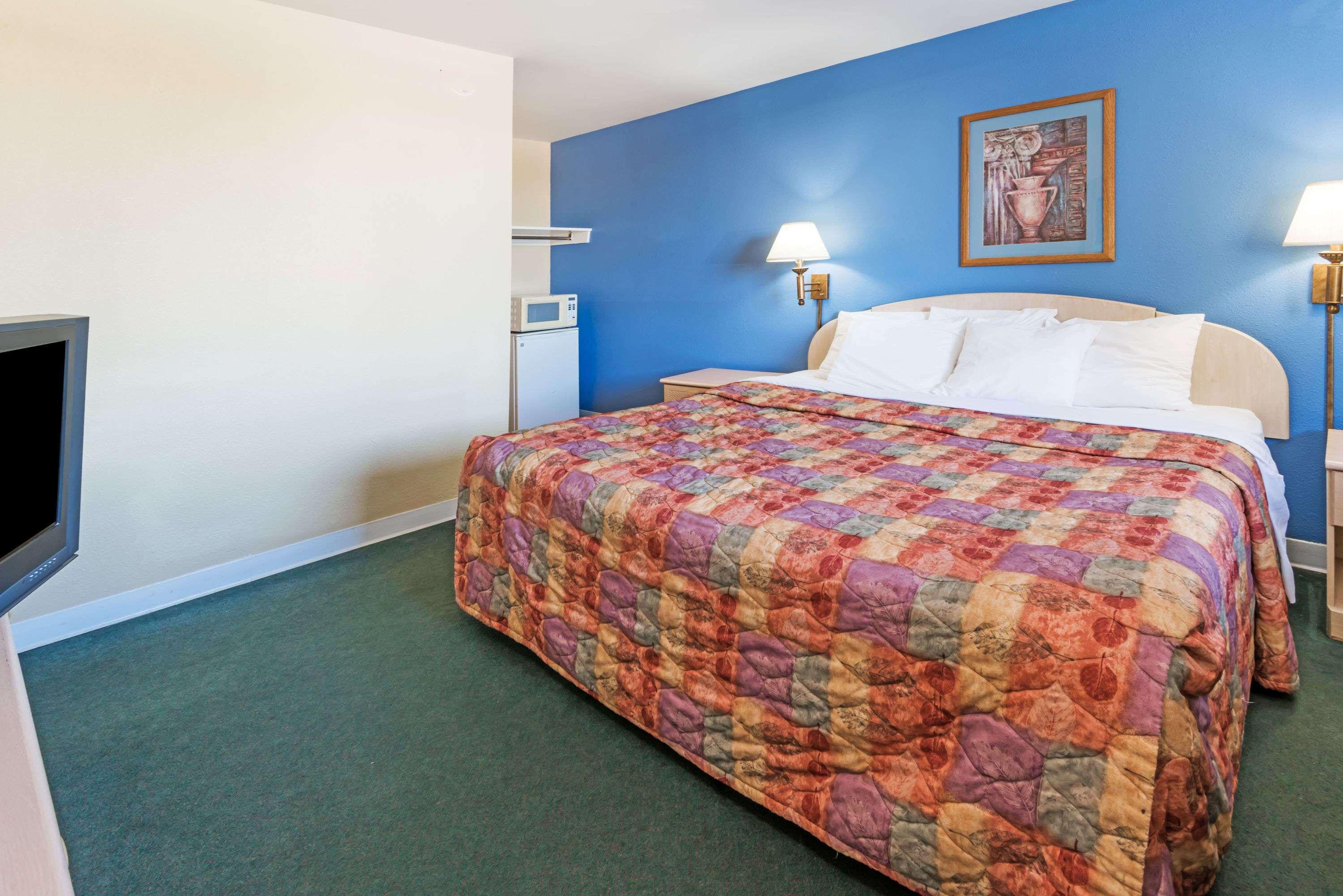 Days Inn by Wyndham Henrietta/Rochester Area — photo 5