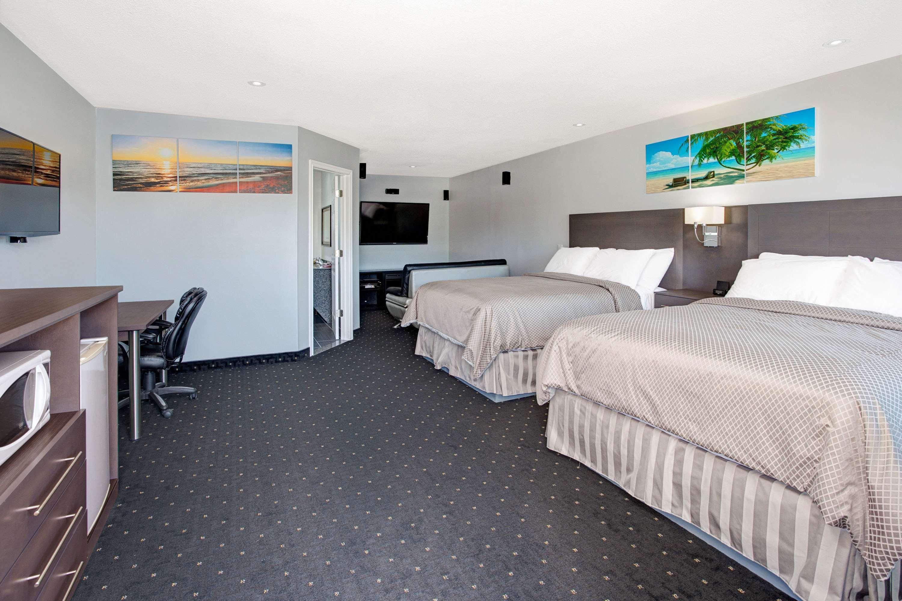 Howard Johnson Inn Gananoque — photo 4