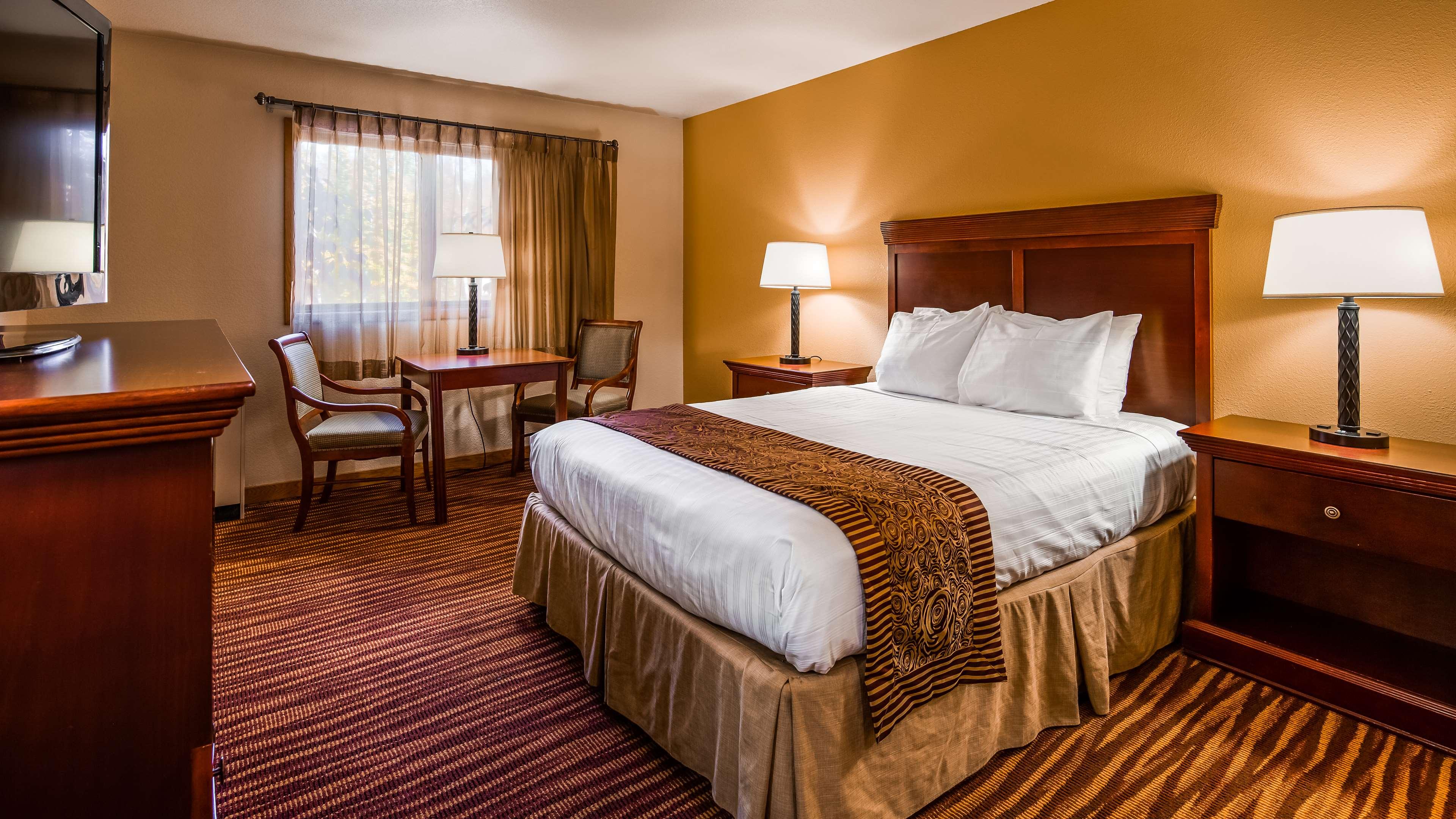 Best Western Lake Lucille Inn — photo 3