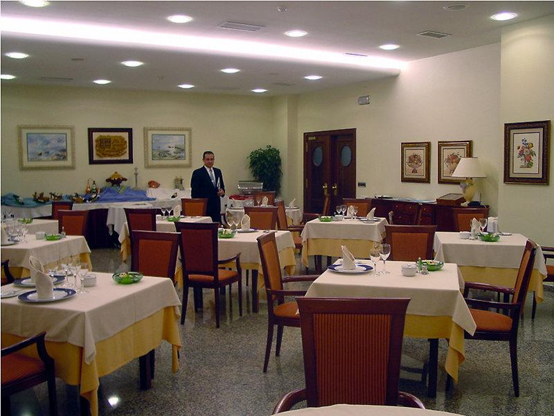 TRYP Santiago Hotel — photo 4