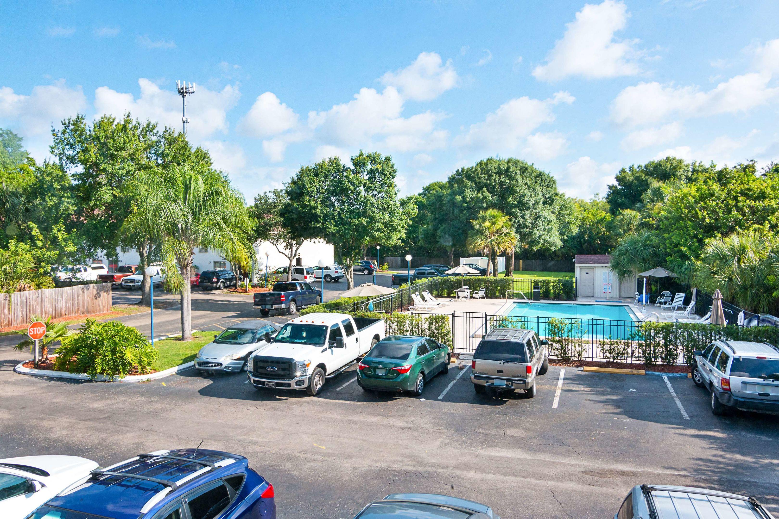 Motel 6 Tampa - Fairgrounds — photo 4