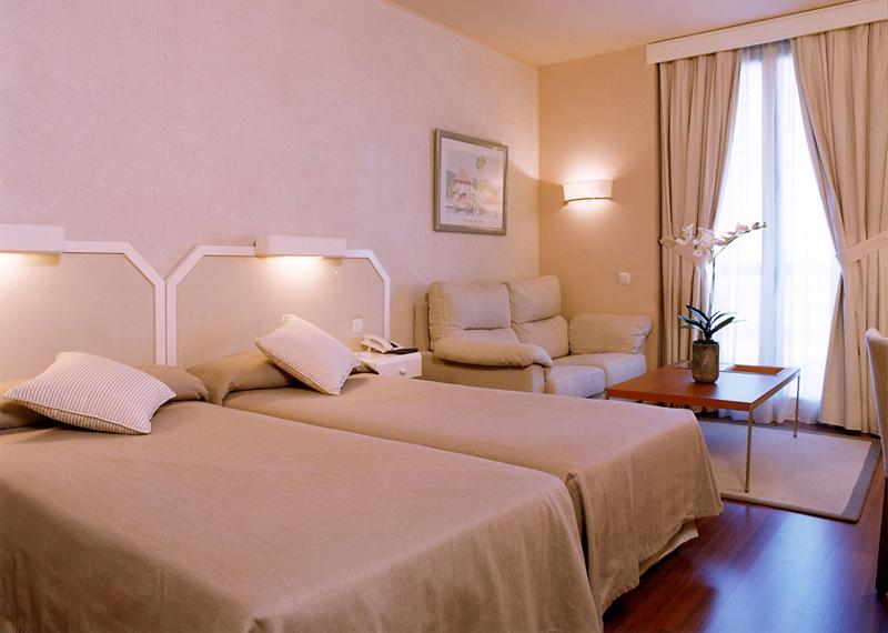 Hotel M.A. Sevilla Congresos — photo 5