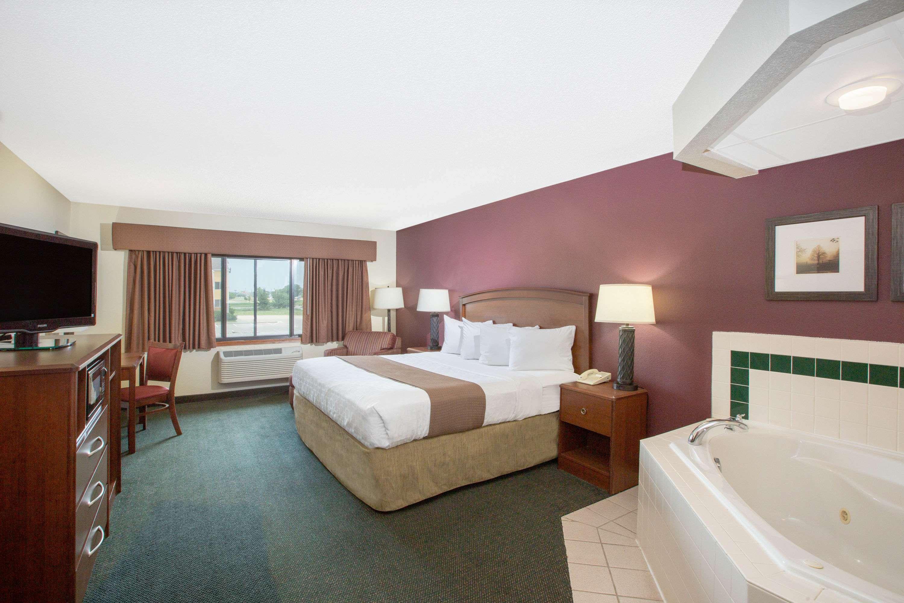 AmericInn Lodge & Suites Kearney — photo 5