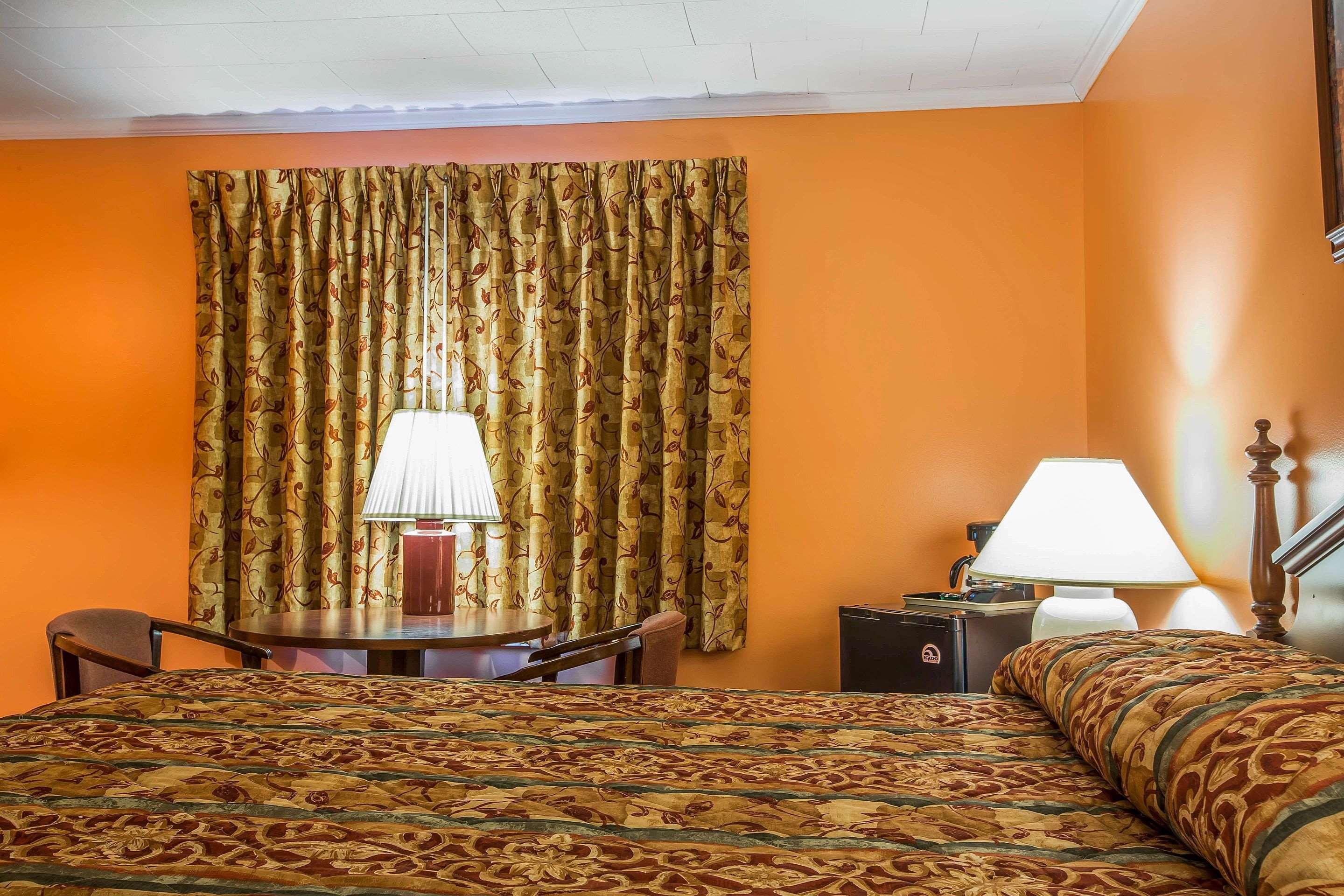 Rodeway Inn — photo 4