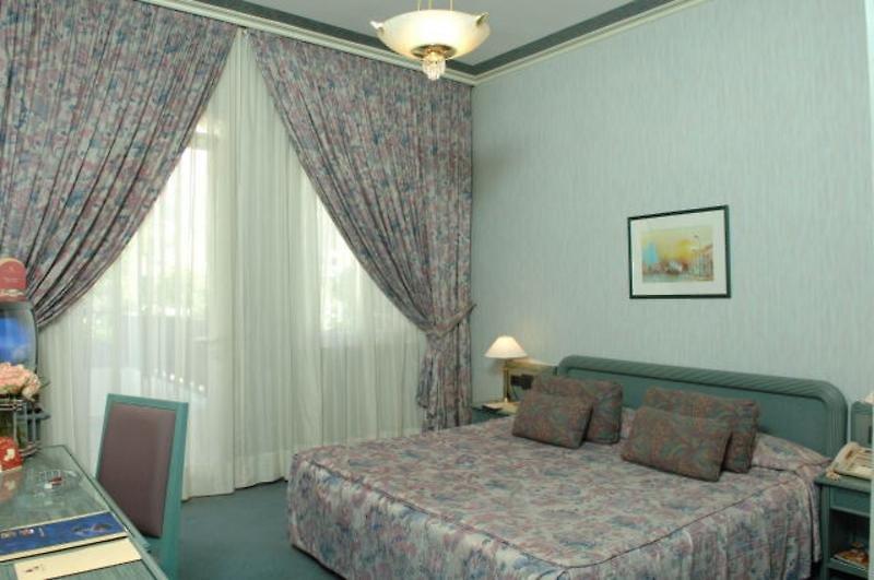 Regency Palace Hotel — photo 1