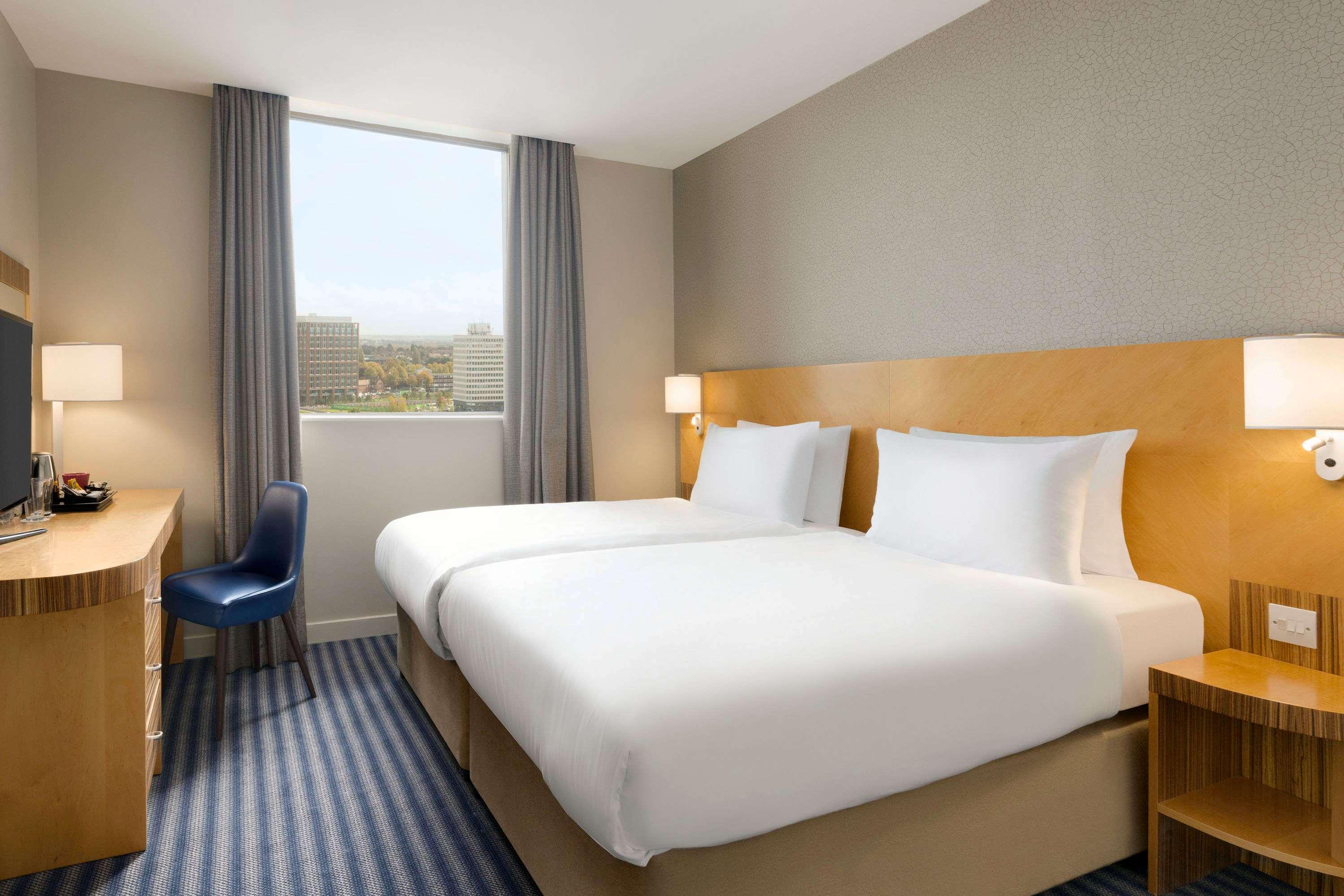 Ramada Hotel & Suites Coventry — photo 4