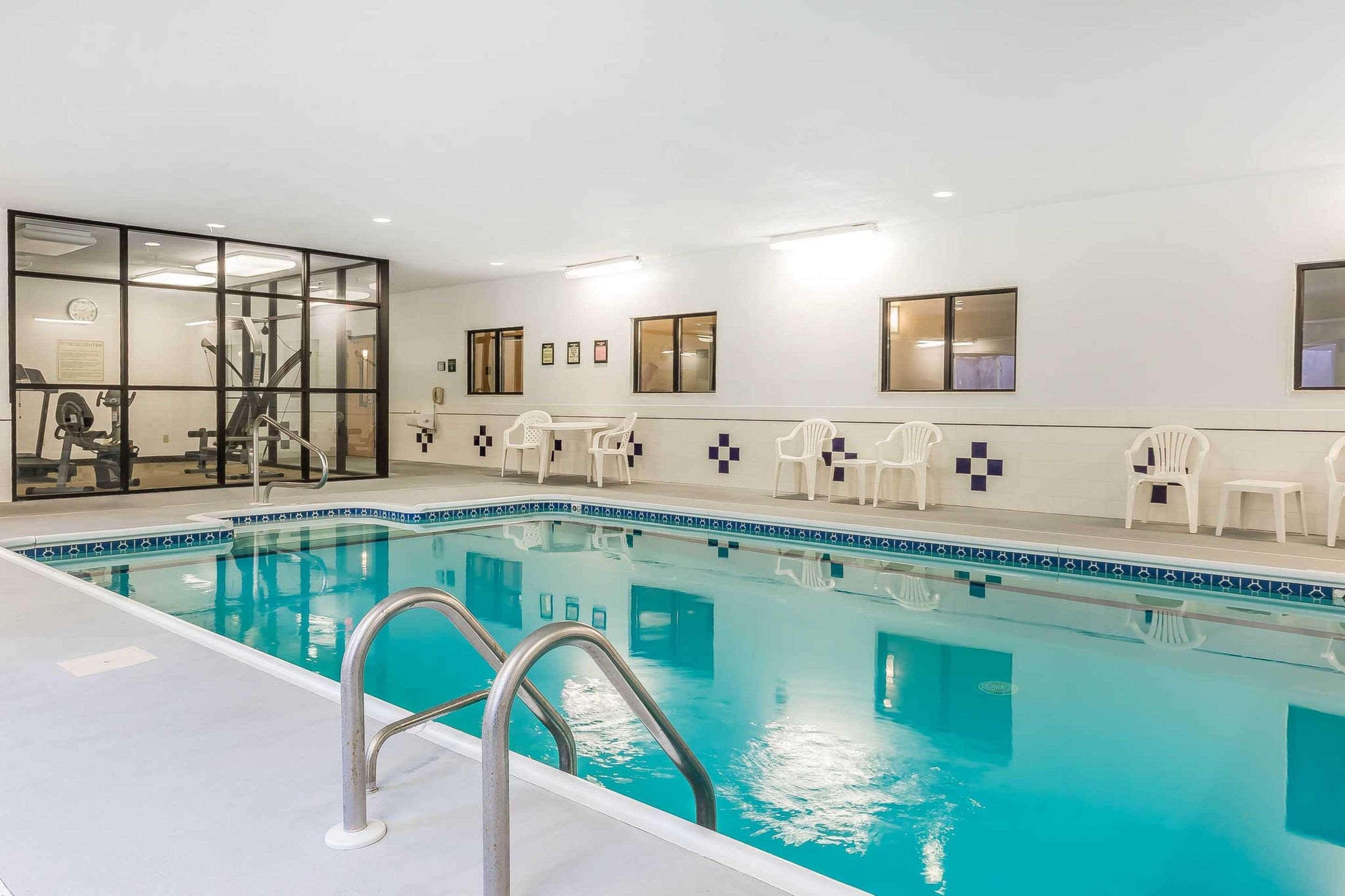 Comfort Inn & Suites — photo 5