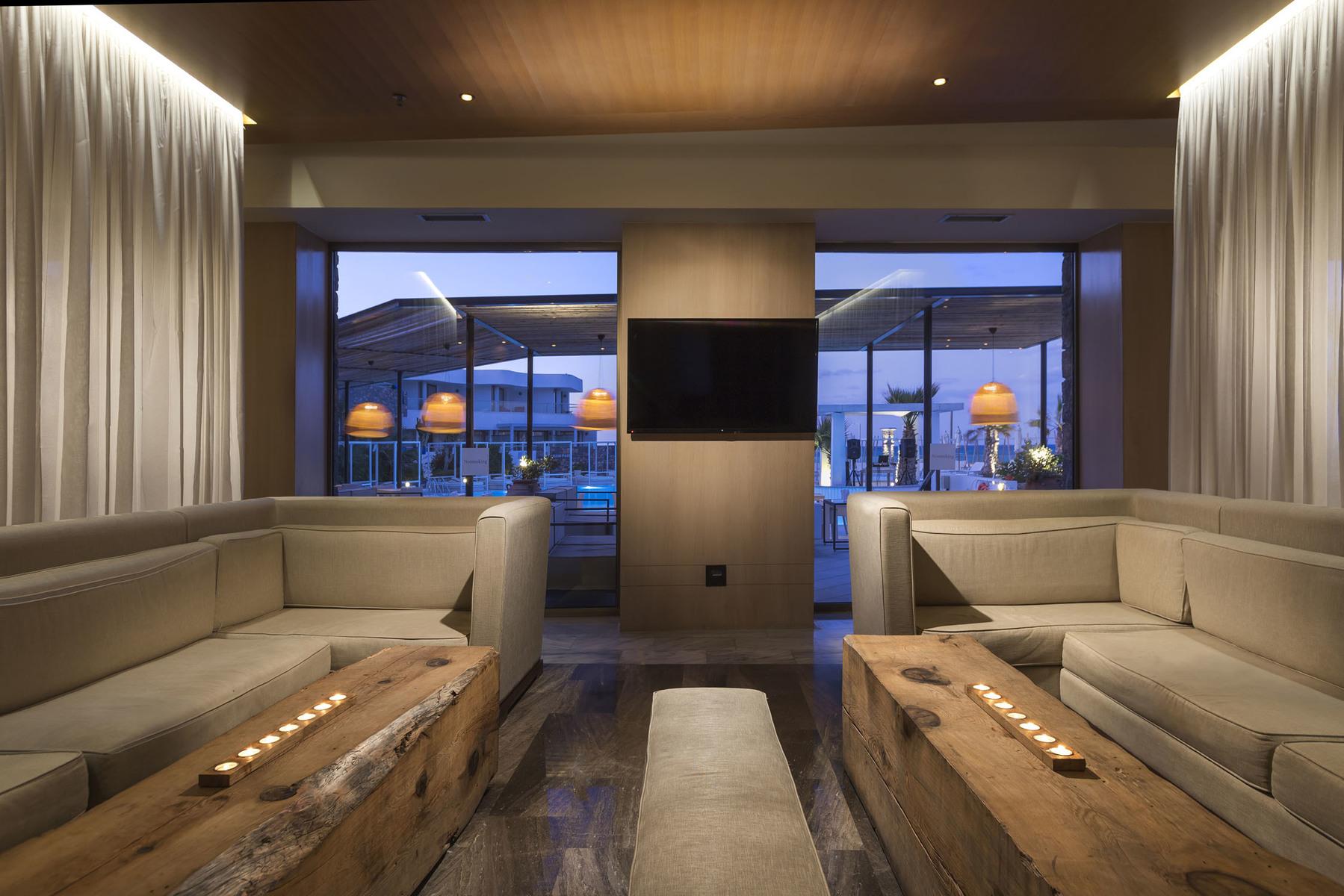 The Island Hotel — photo 3