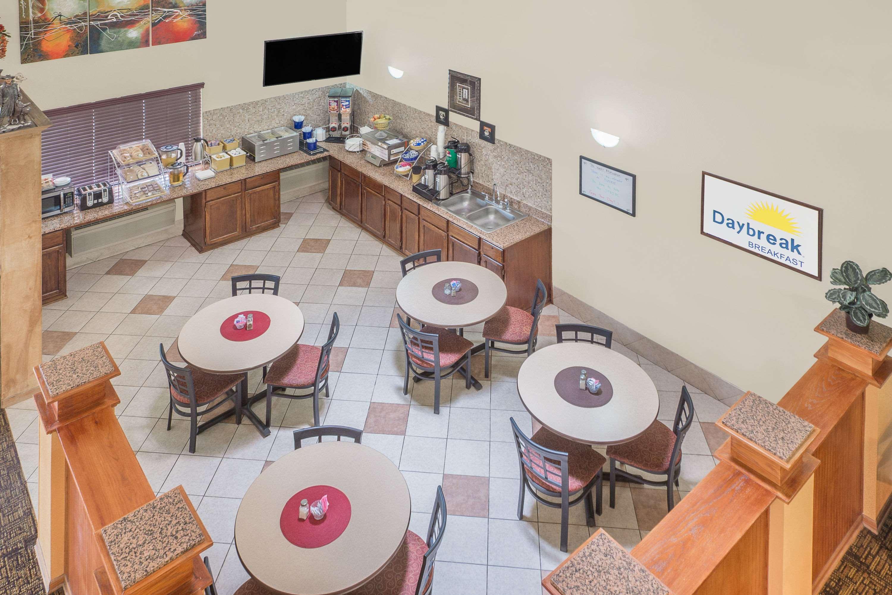 Days Inn by Wyndham Lamar — photo 5