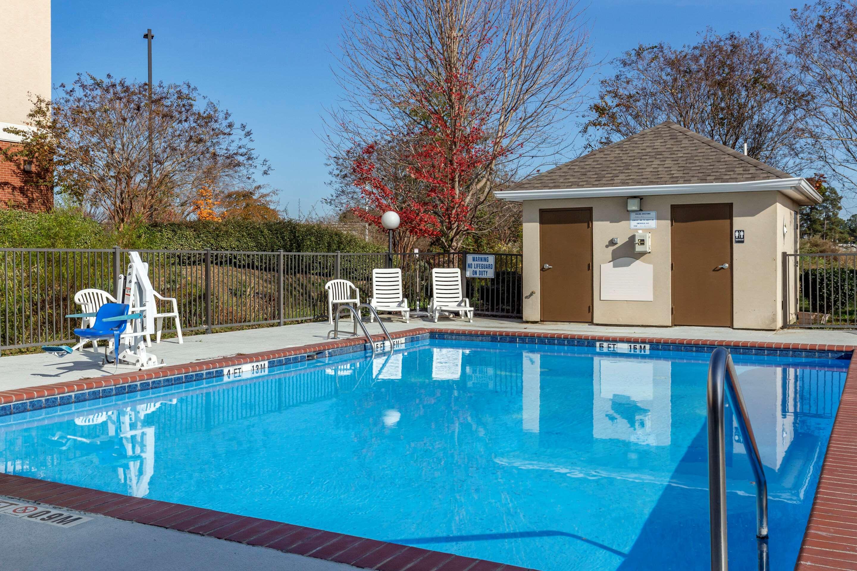 Comfort Inn Smithfield Near I-95 — photo 3