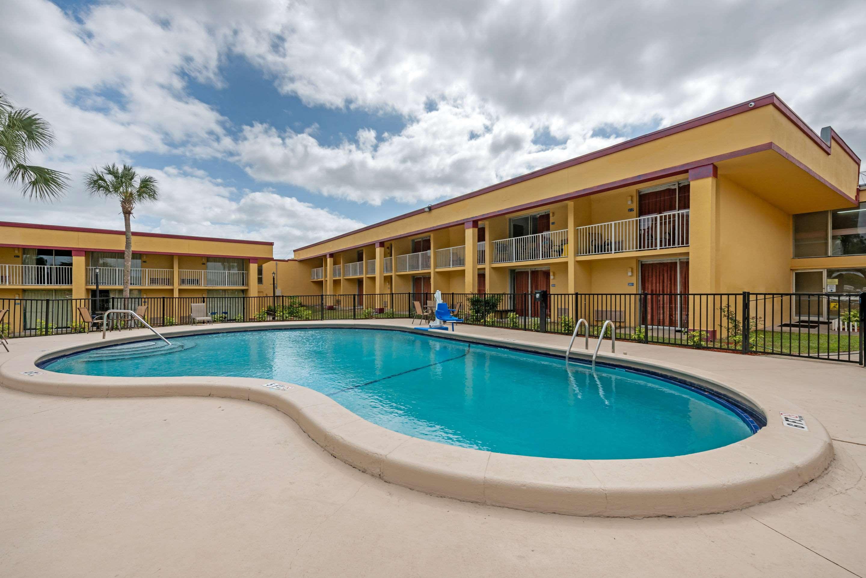 Rodeway Inn Clermont — photo 4