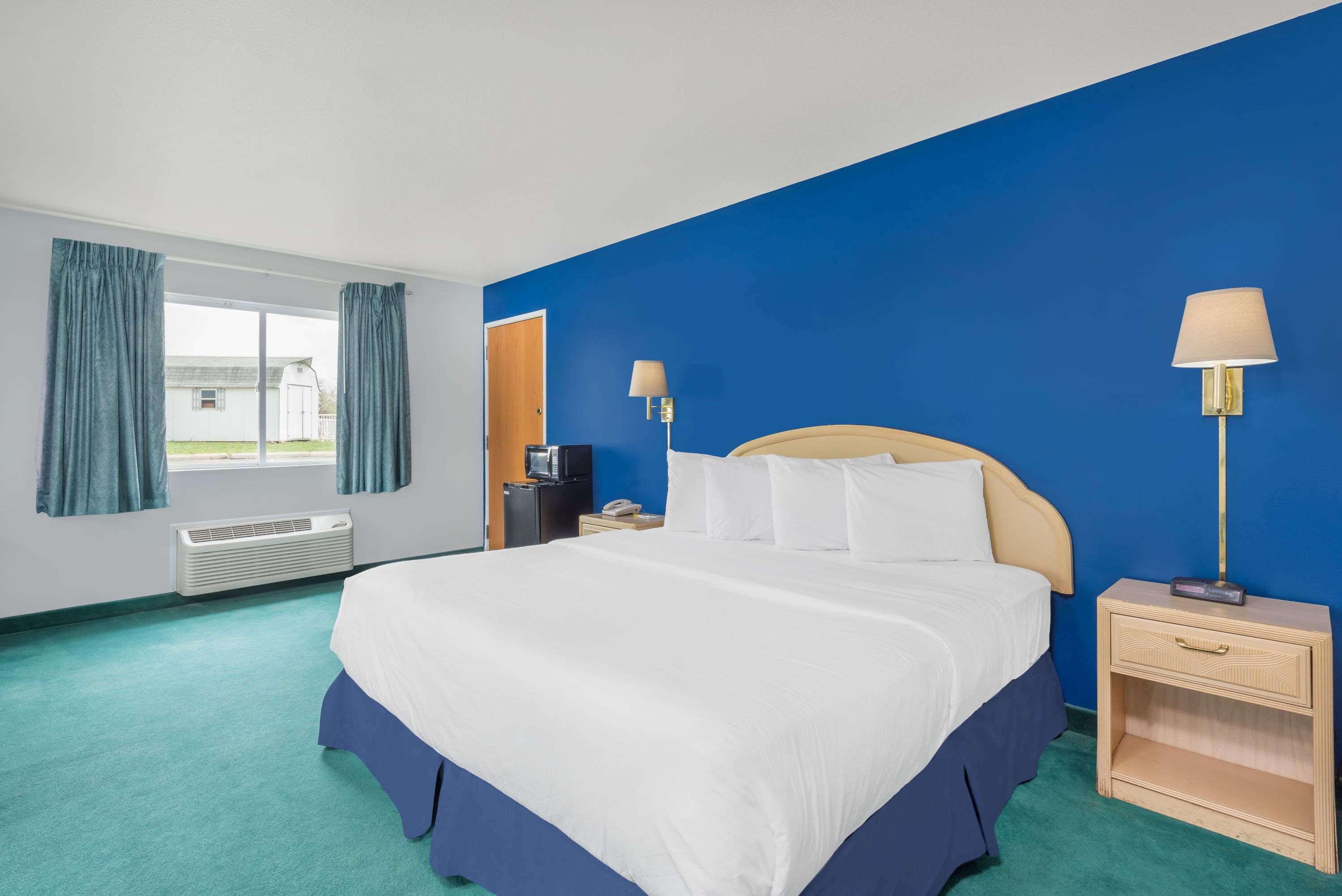 Days Inn Osage Beach — photo 4