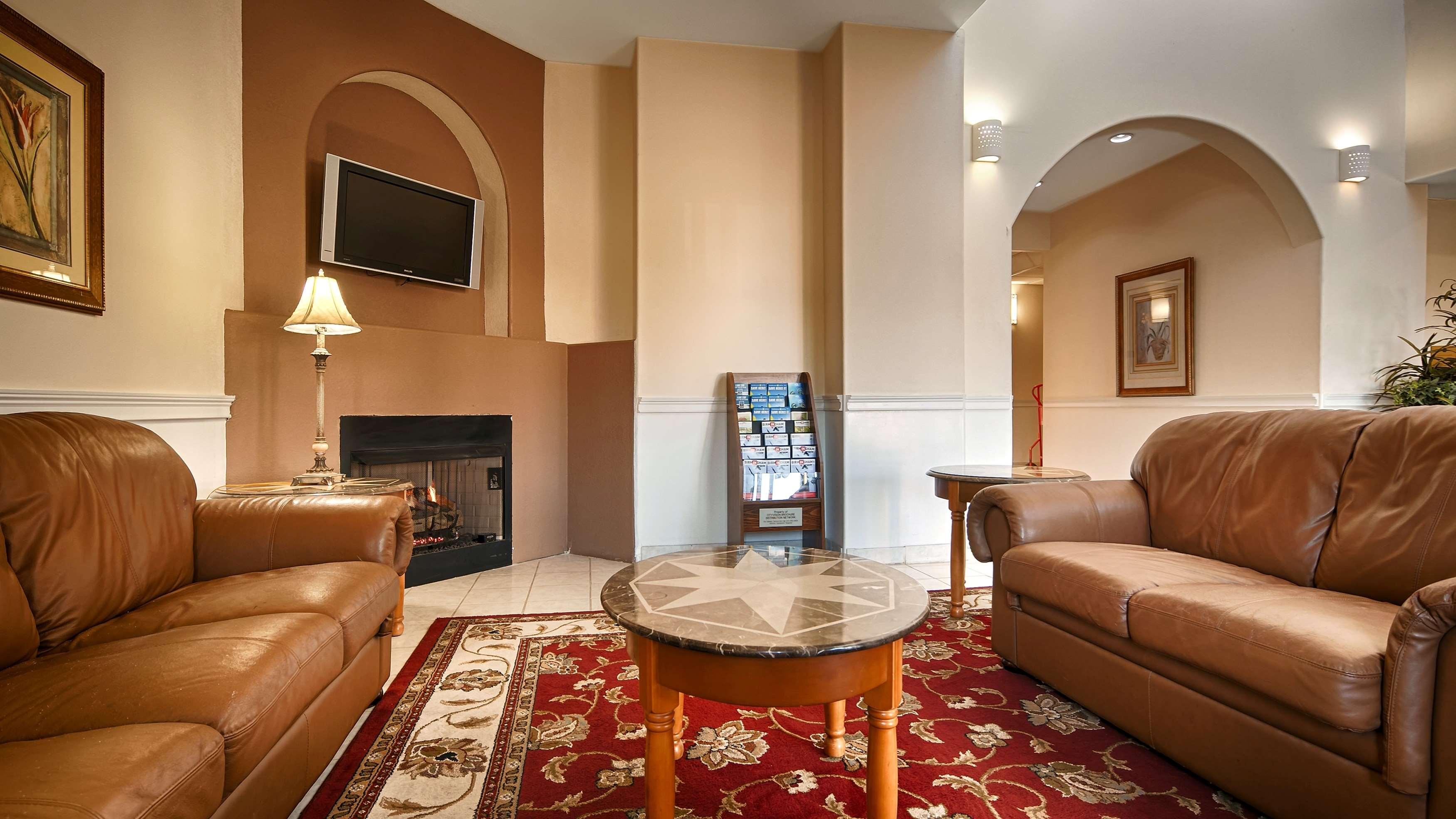 Best Western Plus Bass Hotel & Suites — photo 4