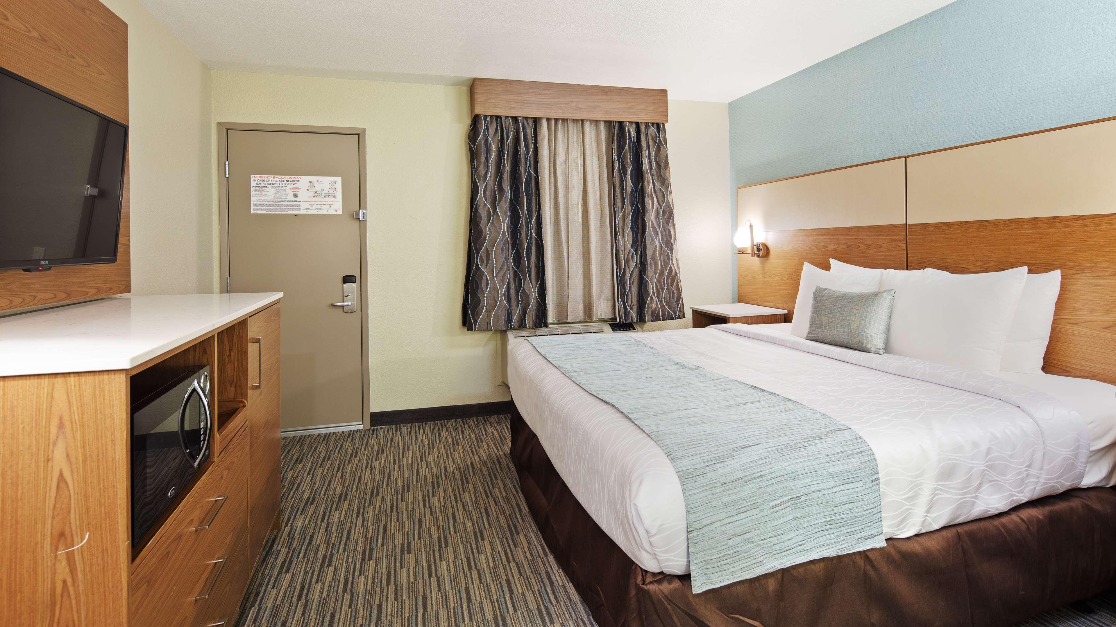 Best Western Carlsbad by the Sea — photo 4