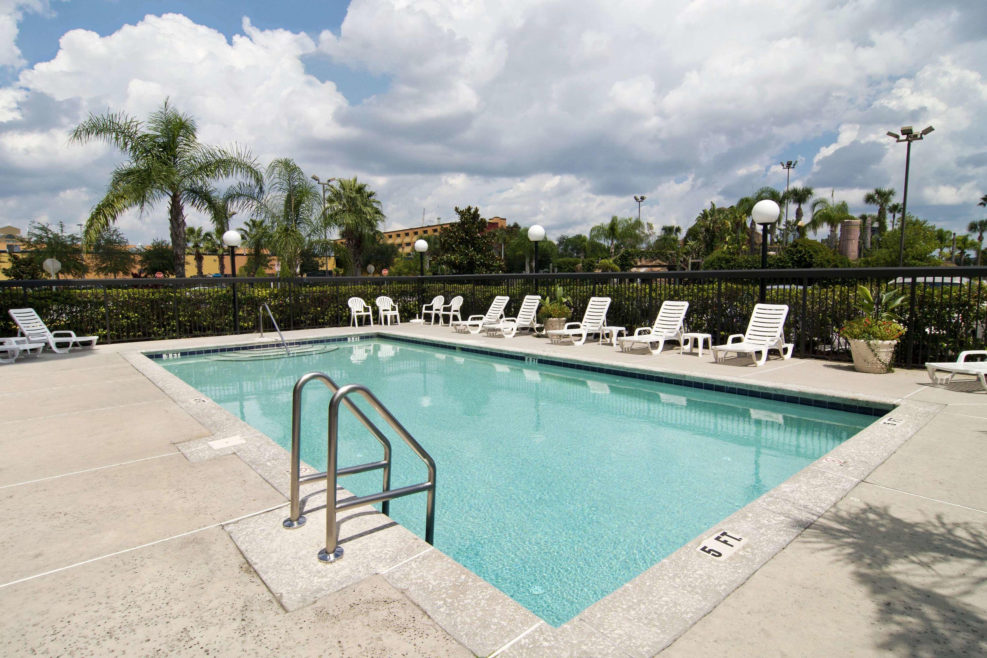 Hampton Inn & Suites Orlando Intl Dr N — photo 5