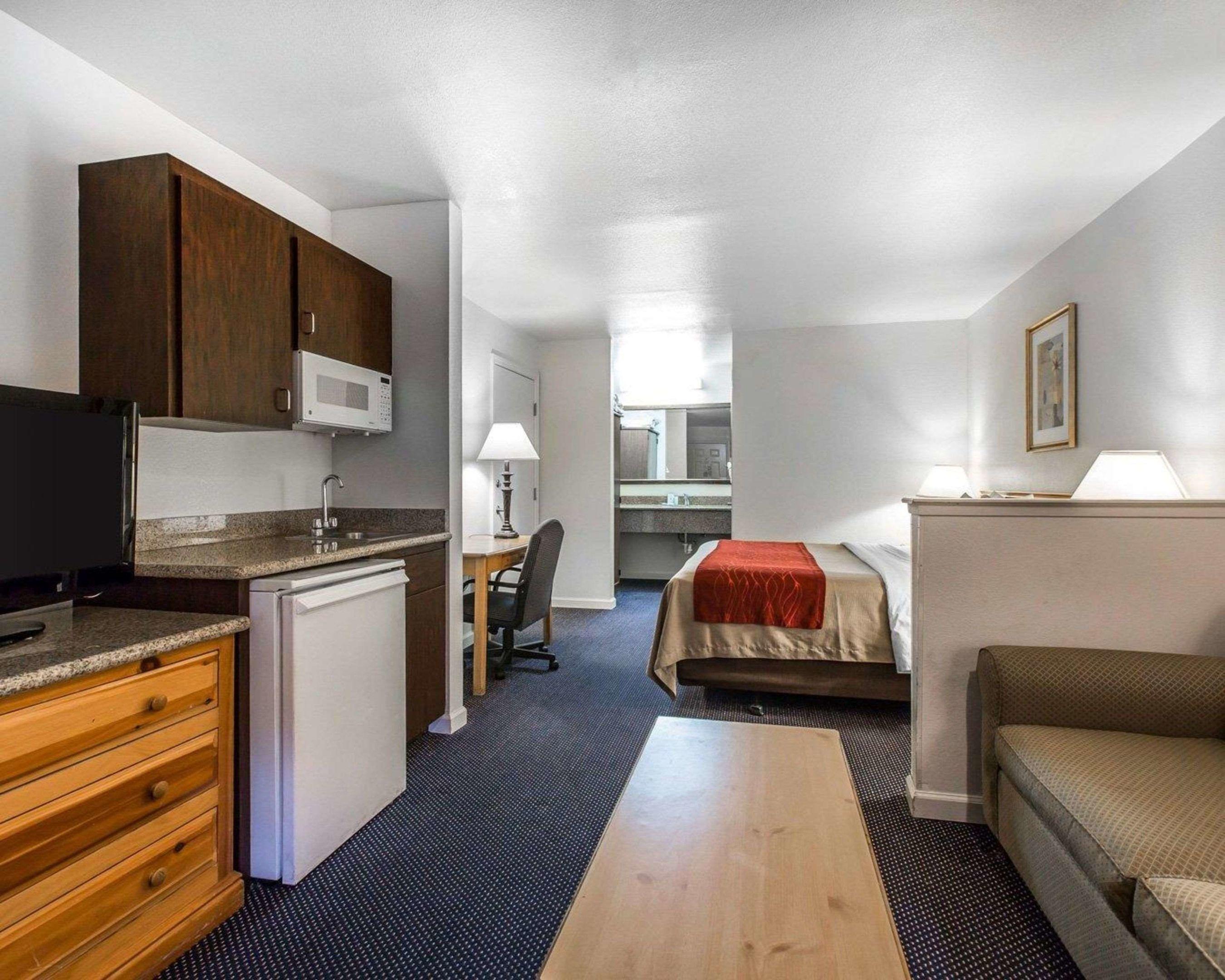 Comfort Inn & Suites Sequoia Kings Canyon — photo 4