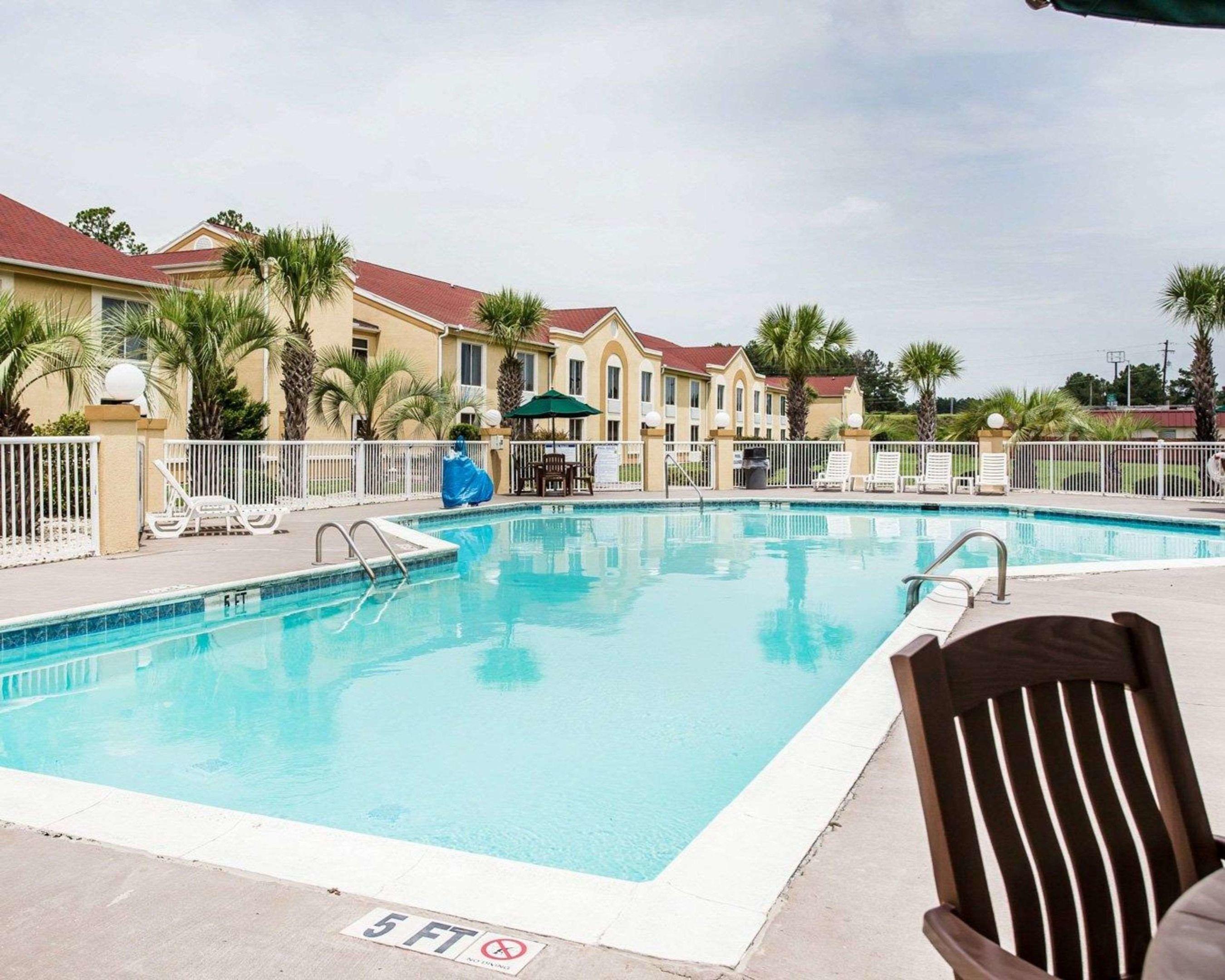 Comfort Inn & Suites Walterboro I-95 — photo 4