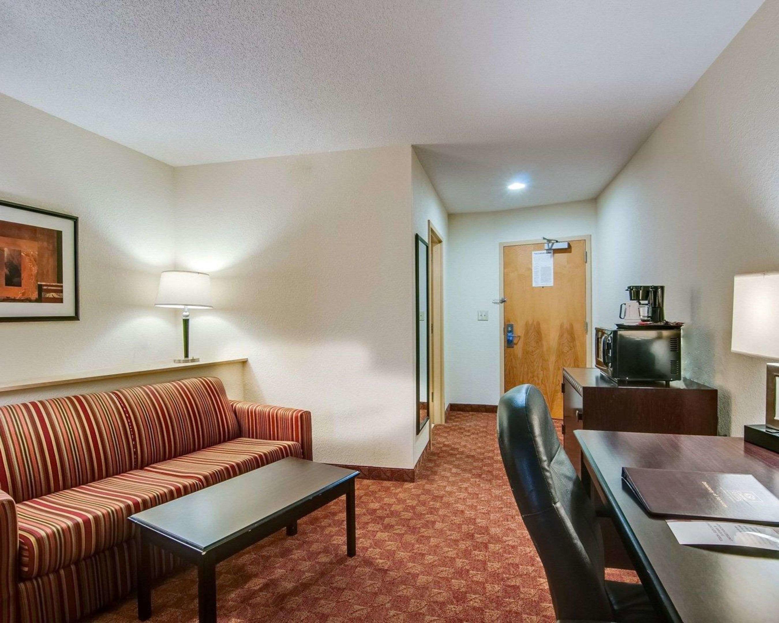 Comfort Suites Salem-Roanoke I-81 — photo 5