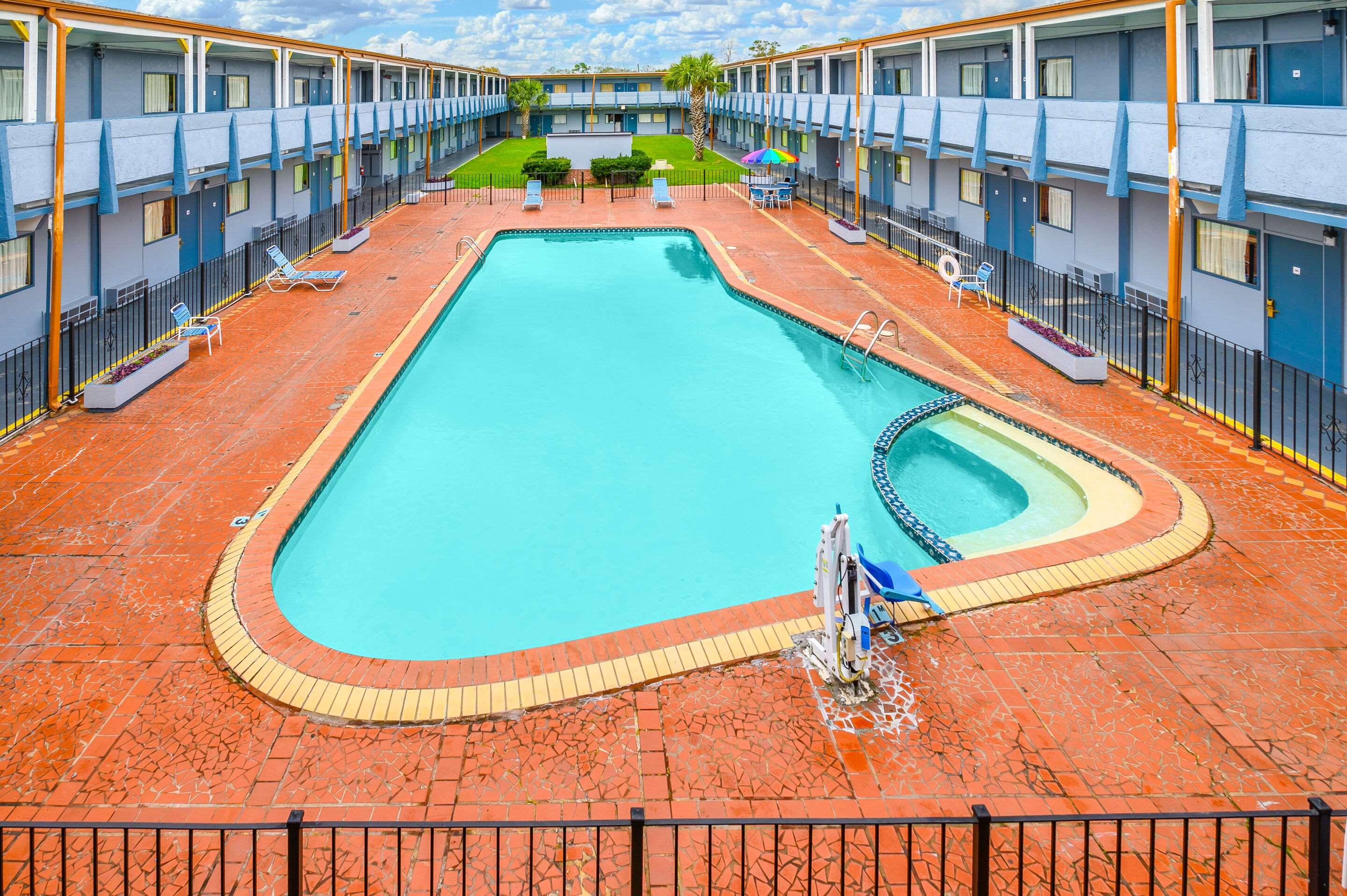 Rodeway Inn — photo 4