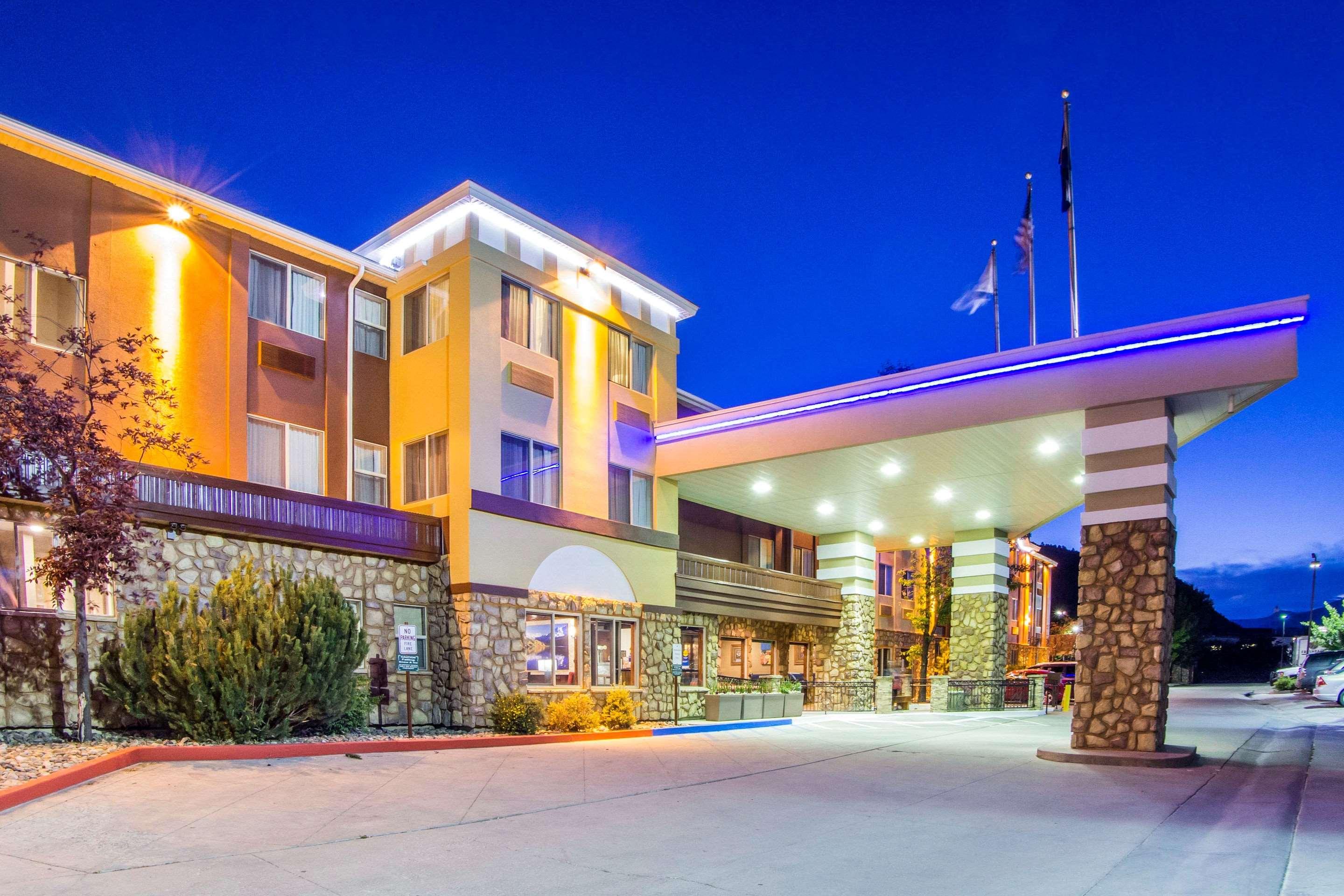 Comfort Inn & Suites — photo 3