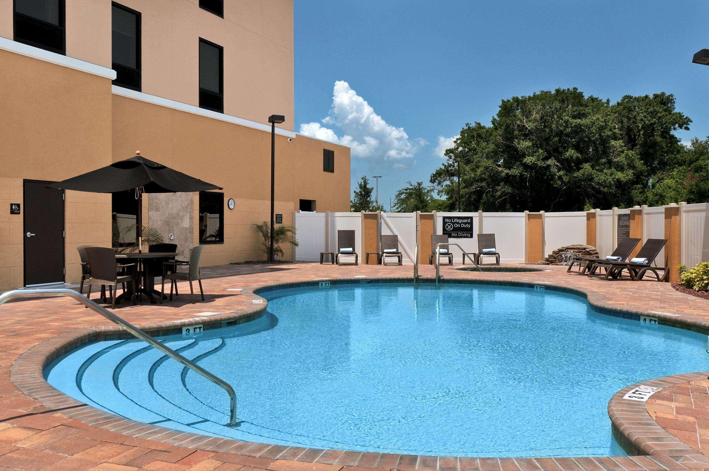 Hampton Inn And Suites Tampa Northwest — photo 4