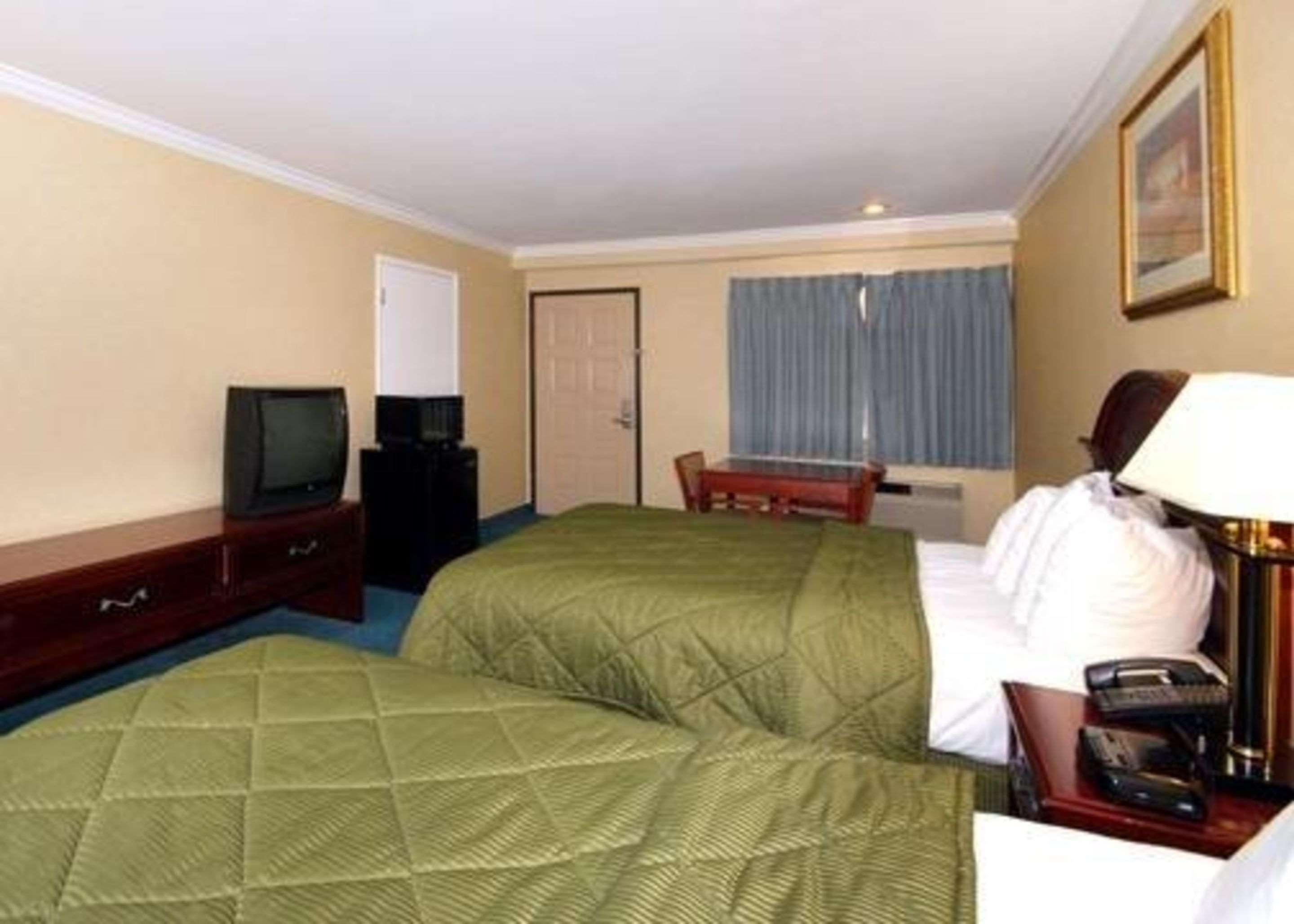 Quality Inn Near City of Hope — photo 4