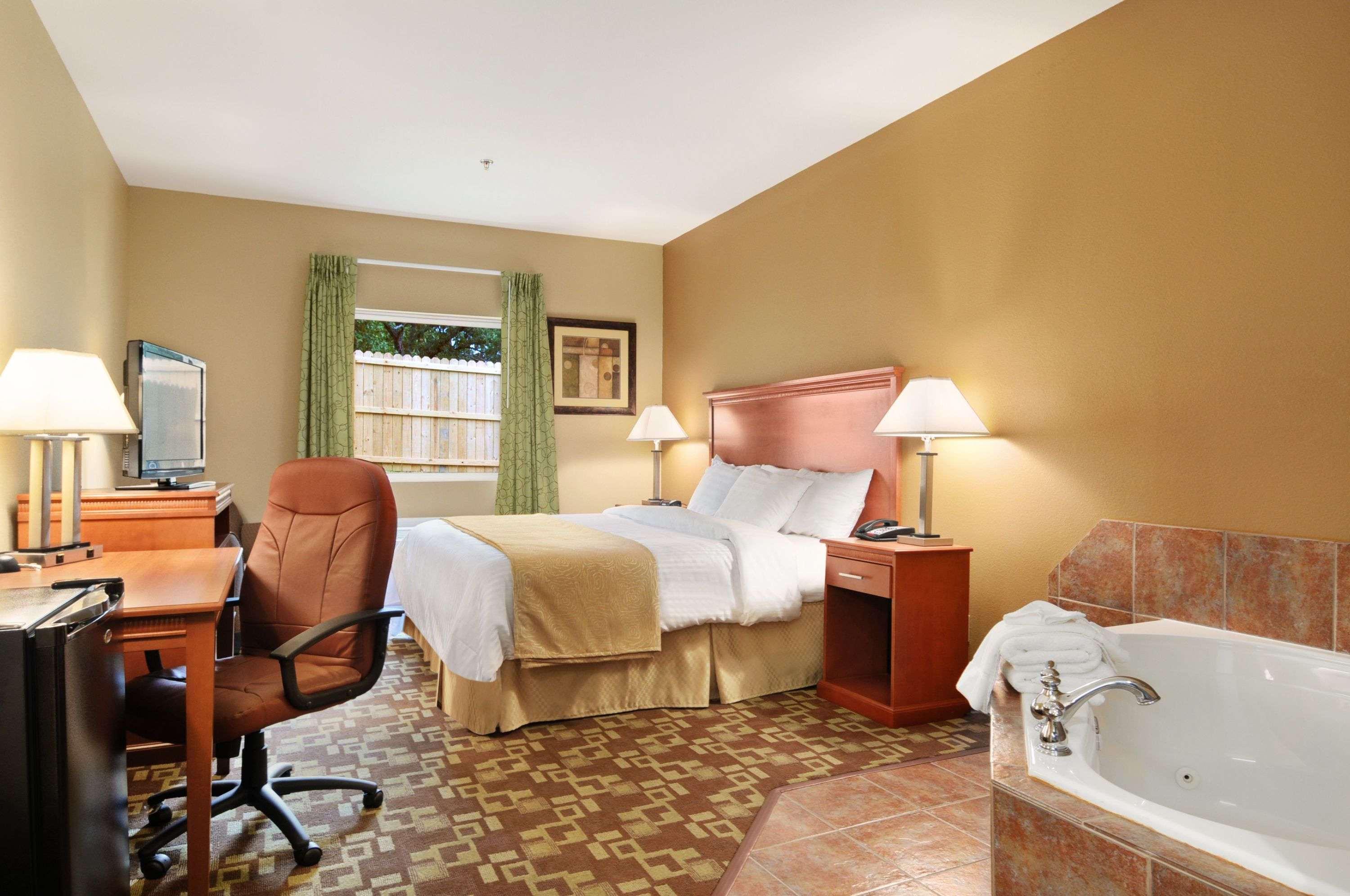Days Inn & Suites - Cabot — photo 4