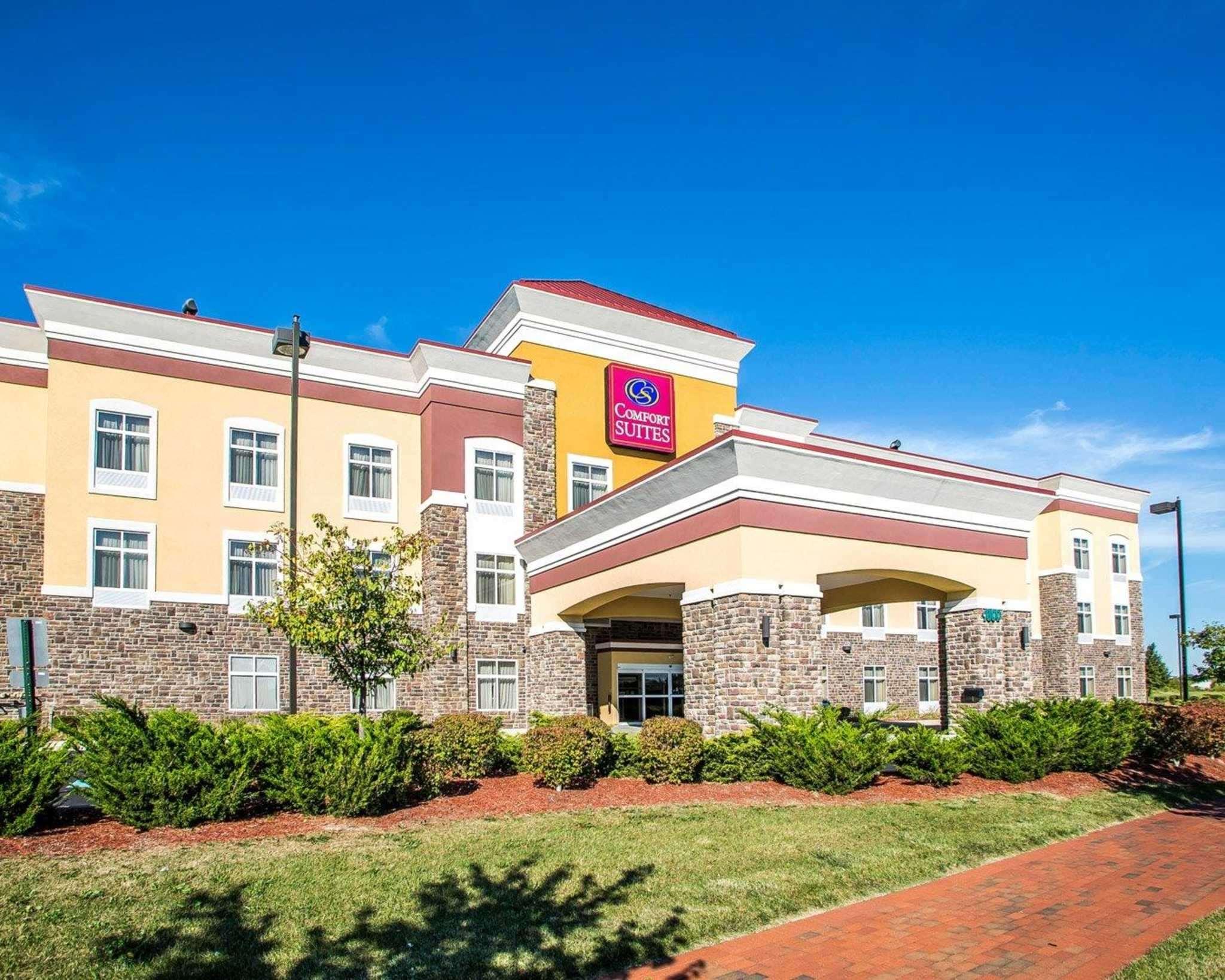 Comfort Suites — photo 4